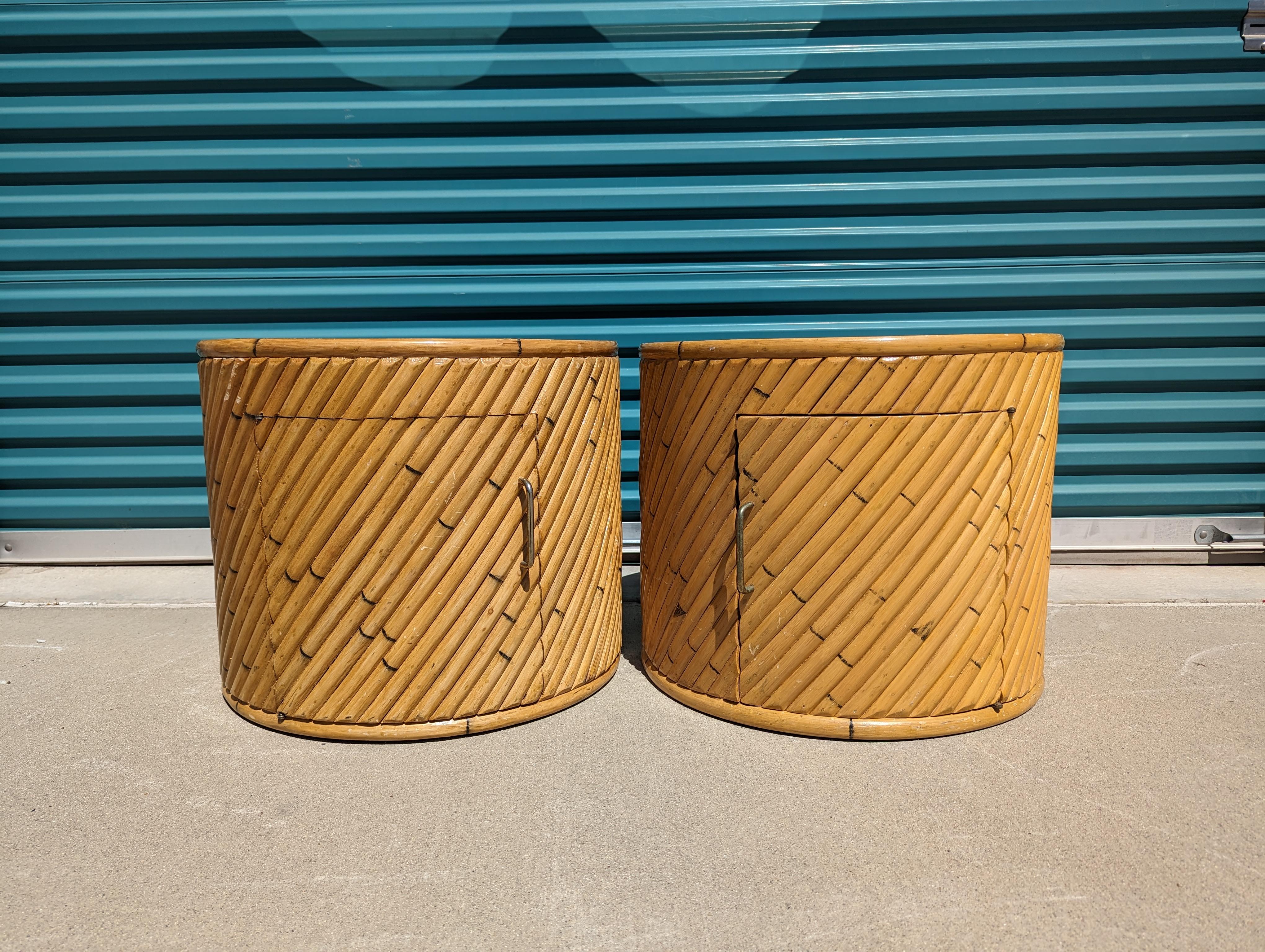 Vintage Pencil Reed Side Tables with Mirrored Tops, c1980s In Good Condition For Sale In Chino Hills, CA