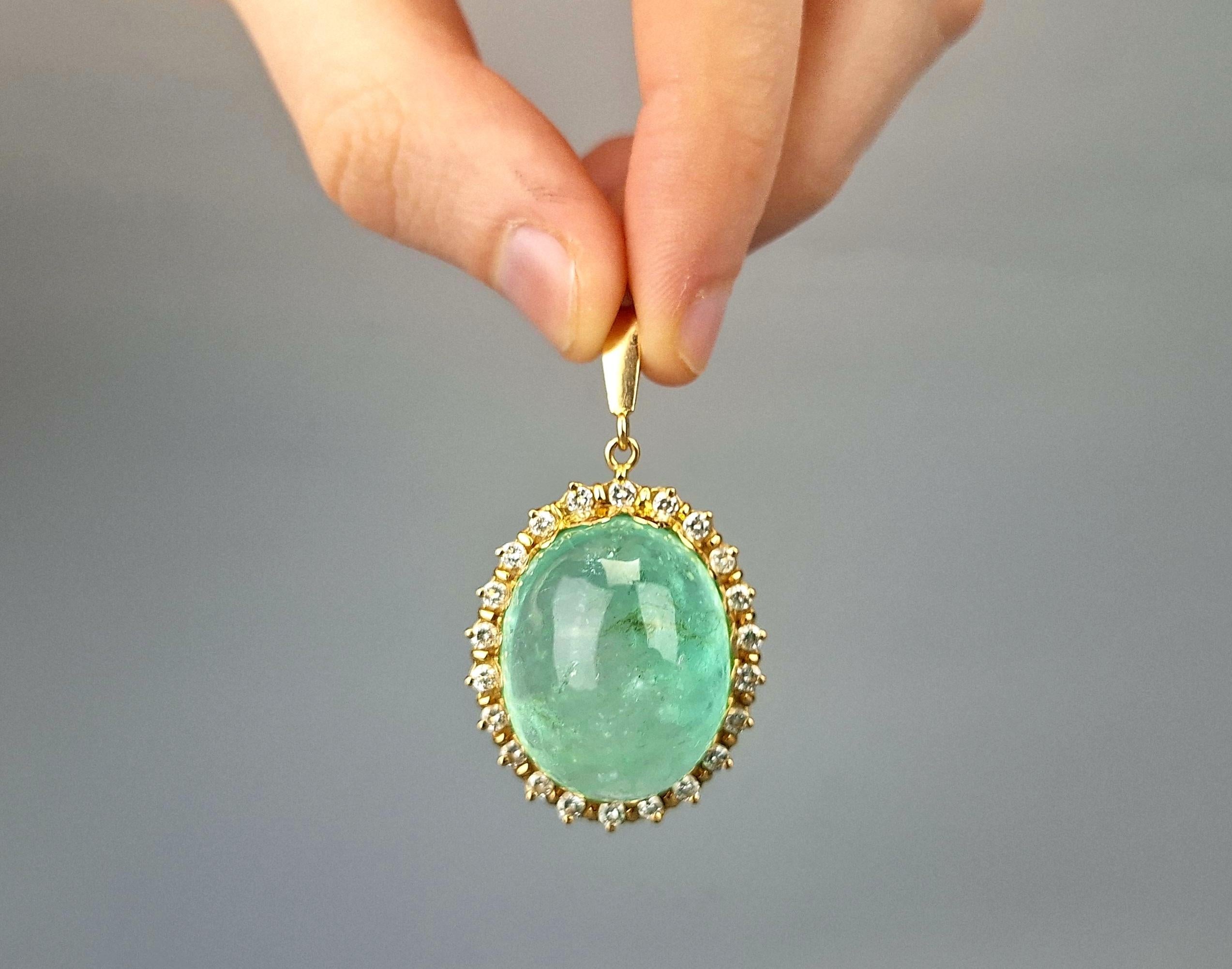 Vintage Vintage-Anhänger, 50 Karat Smaragd 1,32 Karat Diamanten, massives 18K Gelbgold / 16 gr im Angebot 3