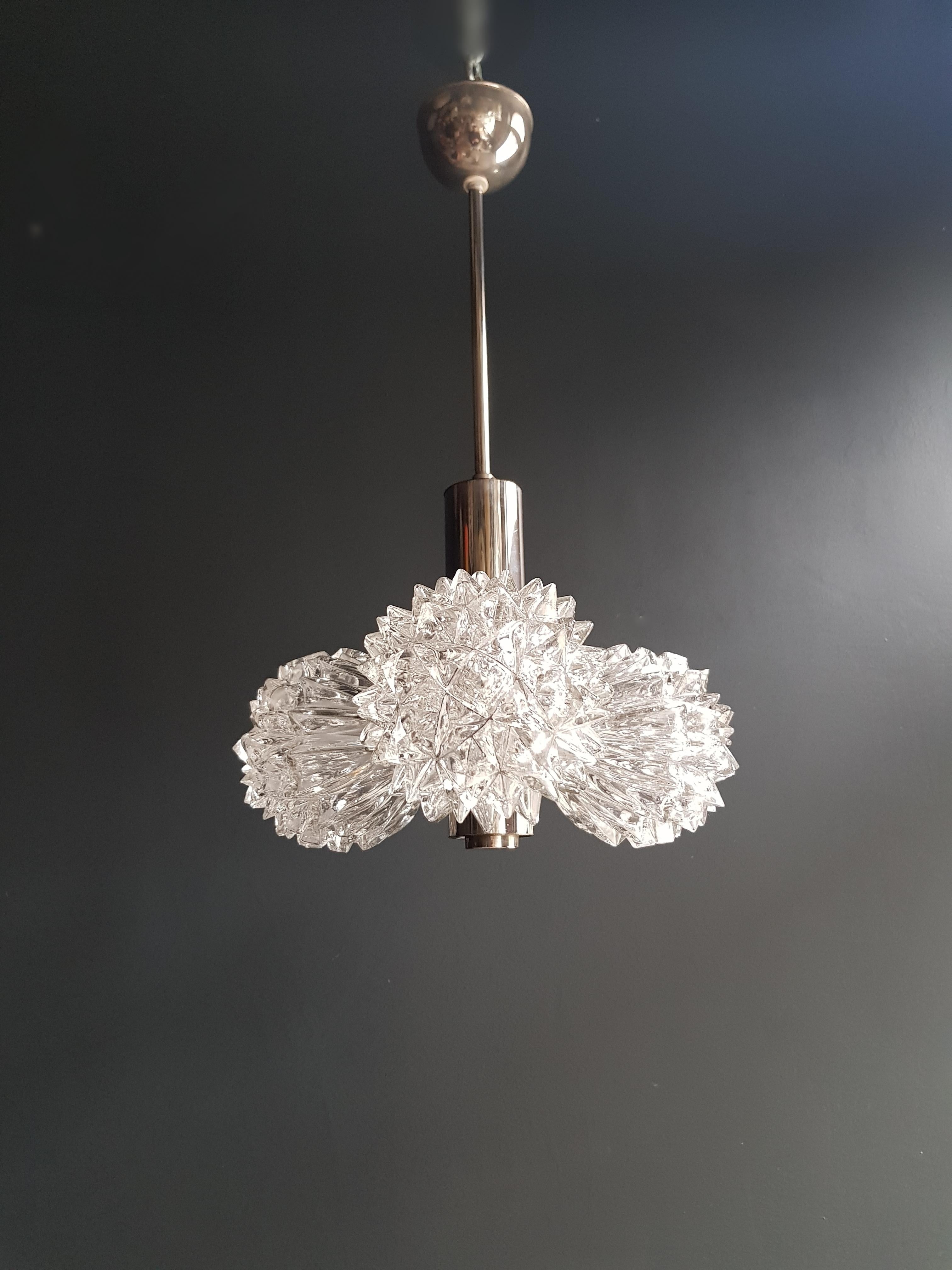 Vetro Lampadario a sospensione vintage anni '70 A Space Age Ufo Atom Lamp Chrome, anni '70 in vendita