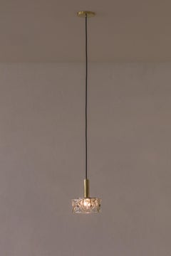 Lámpara colgante vintage de Lustres Pelotas, latón y cristal prismático, Brasil Años 50