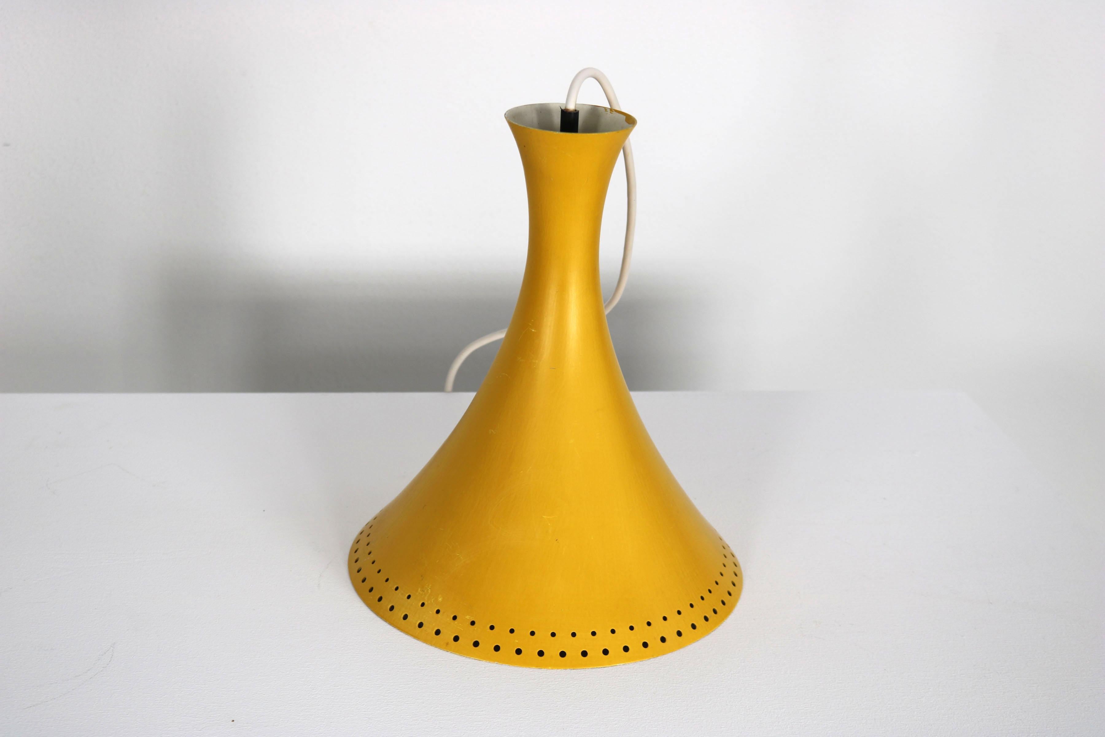 20ième siècle Paire de lampes à suspension vintage des années 50 italiennes. 