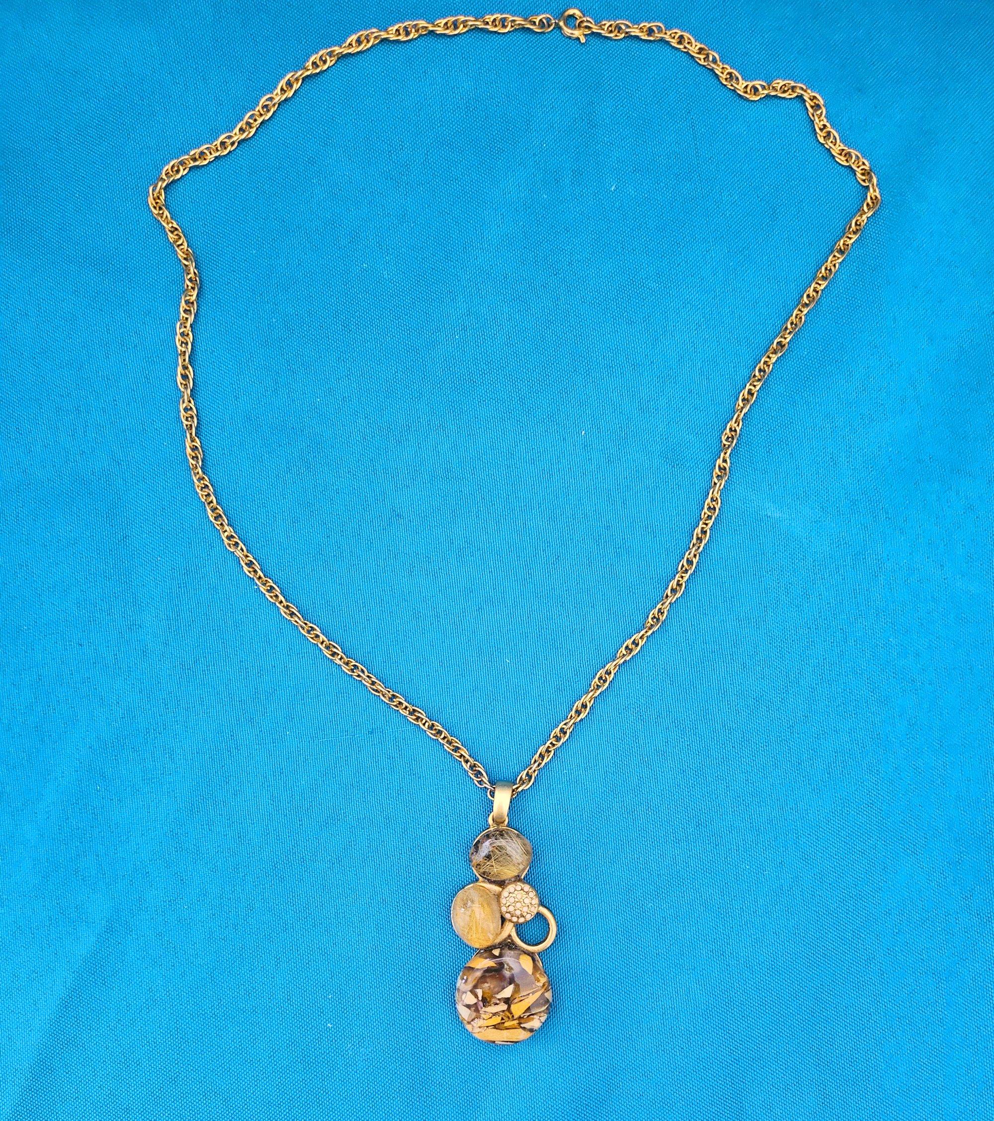 Collana con ciondolo vintage e pietre semipreziose multiple In condizioni buone in vendita a Warrenton, OR