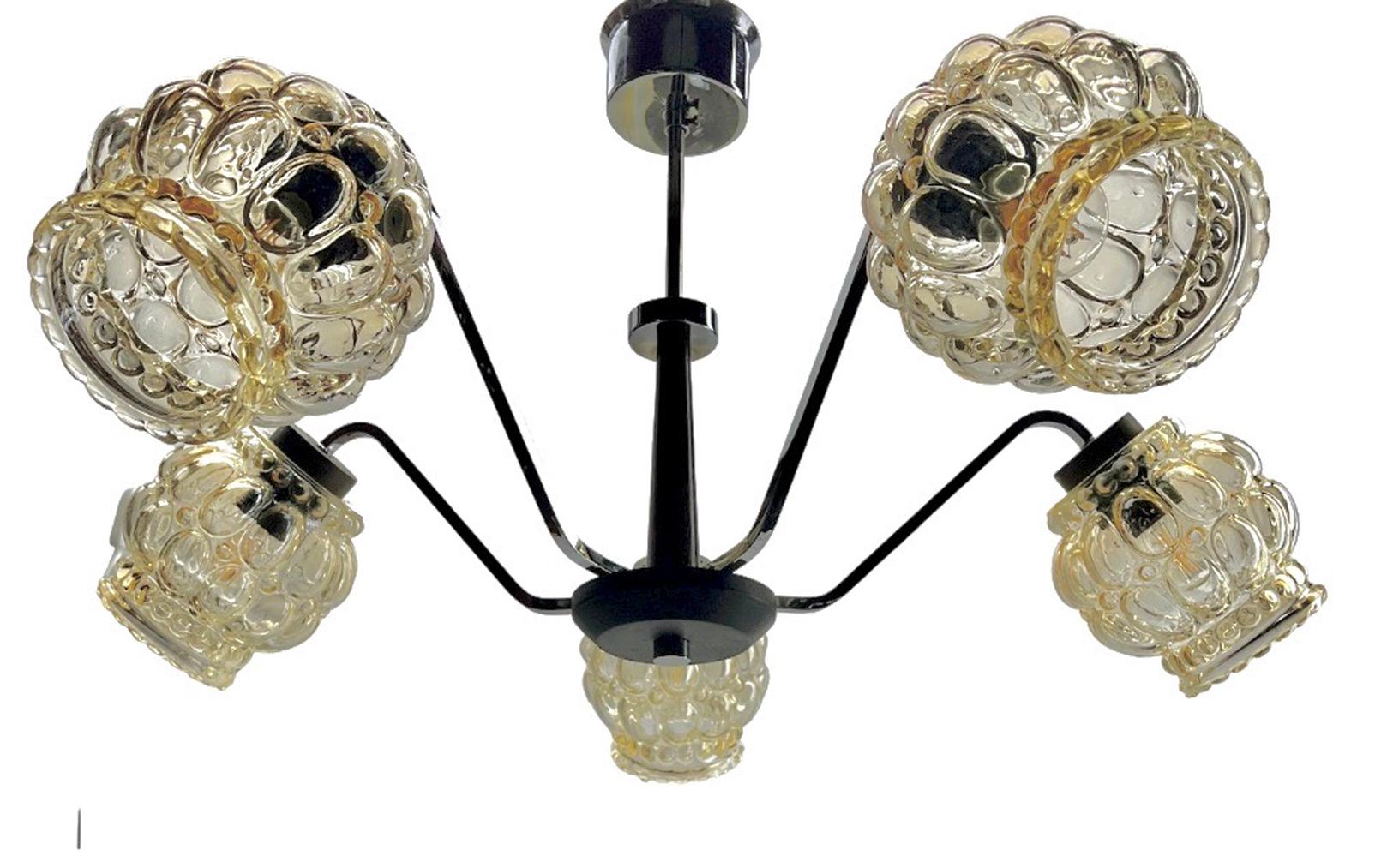 Ère spatiale  Lampe à suspension Stem vintage avec 5 globes  Belgique massive des années 1960 en vente