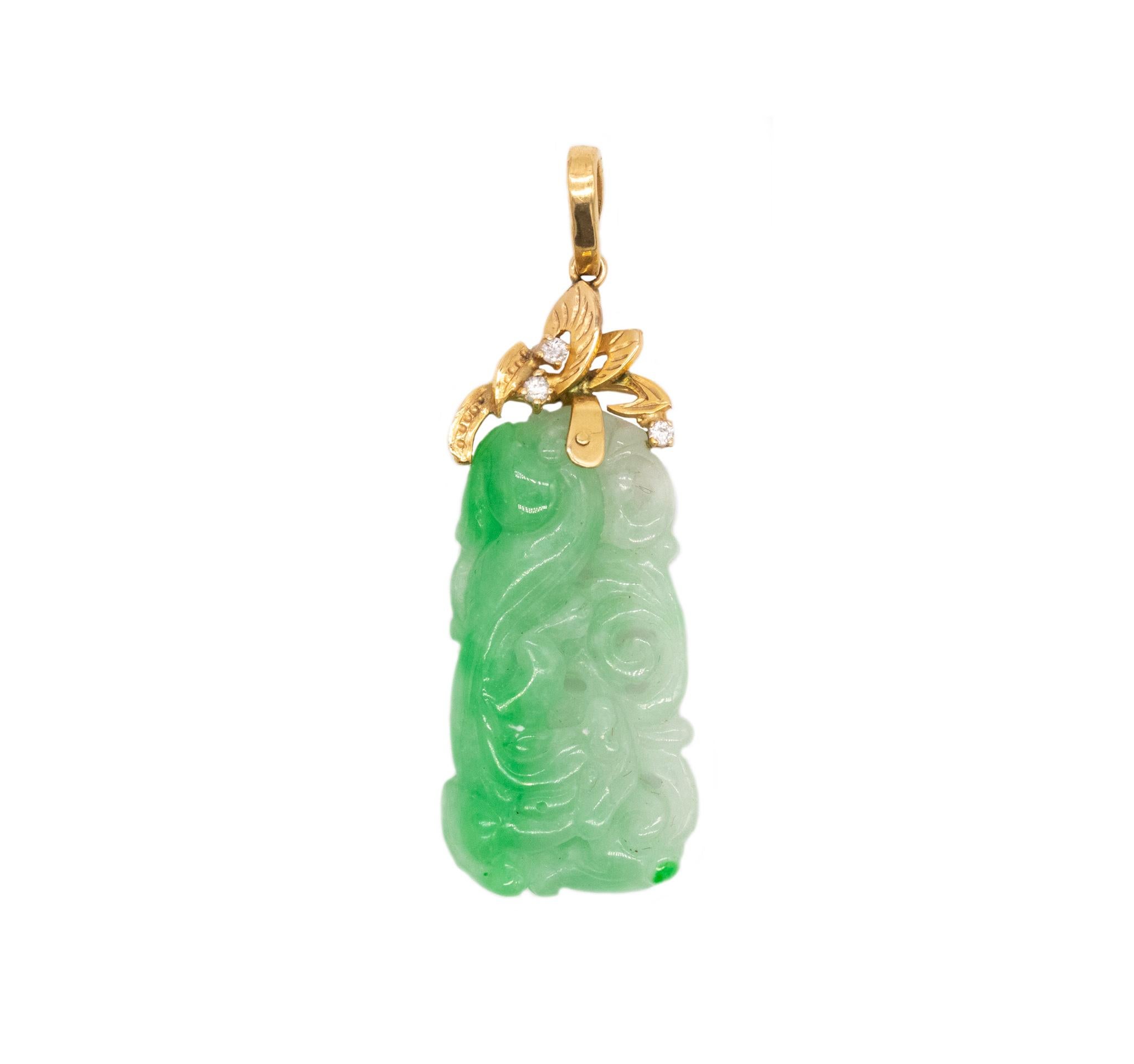 Vintage Pendant with Organic Motifs in 18kt Gold with 23.06cts in Jade Diamonds For Sale 2
