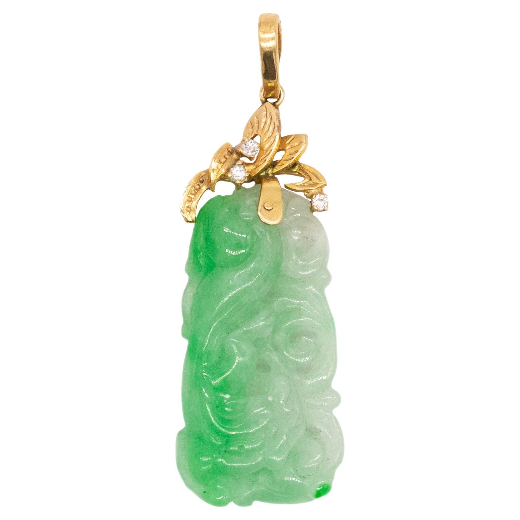 Vintage Pendant with Organic Motifs in 18kt Gold with 23.06cts in Jade Diamonds For Sale