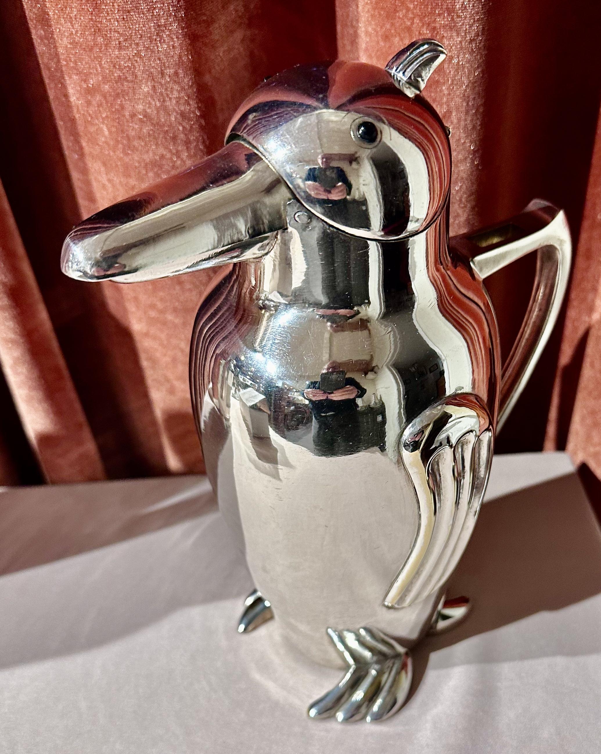 Vintage Penguin Figural Art Deco Cocktail Shaker In Good Condition For Sale In Oakland, CA
