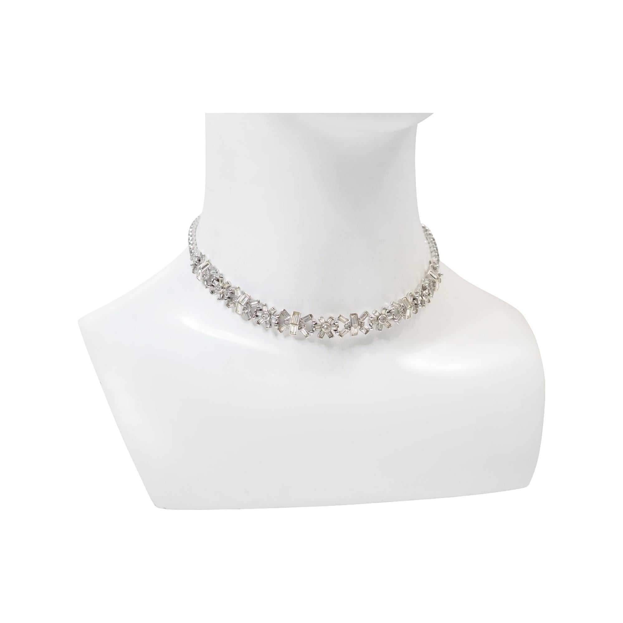 Collar Gargantilla Art Decó Vintage Pennino Flower Baguette and Link Circa 1960s en Bueno estado para la venta en New York, NY