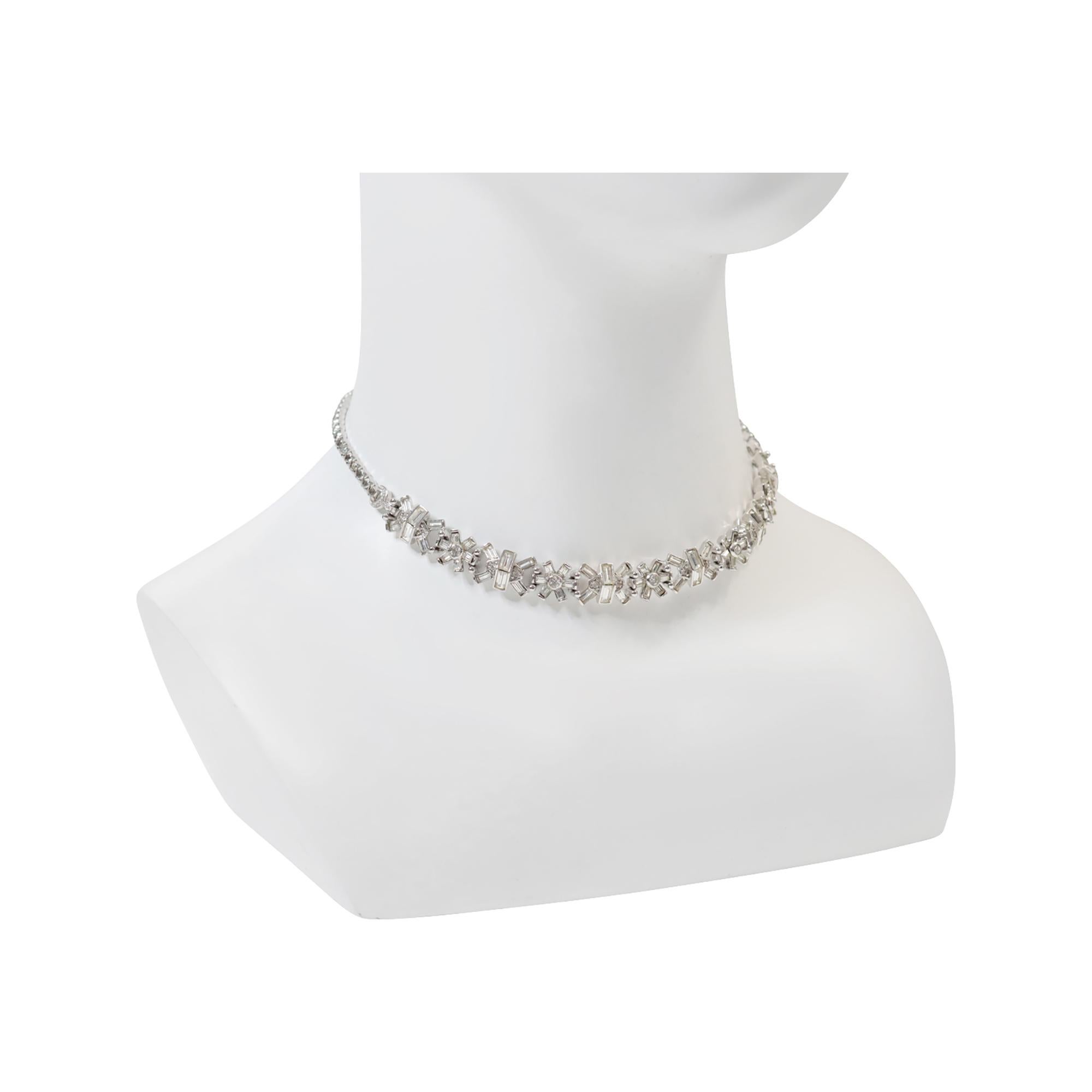 Femenino o masculino Collar Gargantilla Art Decó Vintage Pennino Flower Baguette and Link Circa 1960s en venta