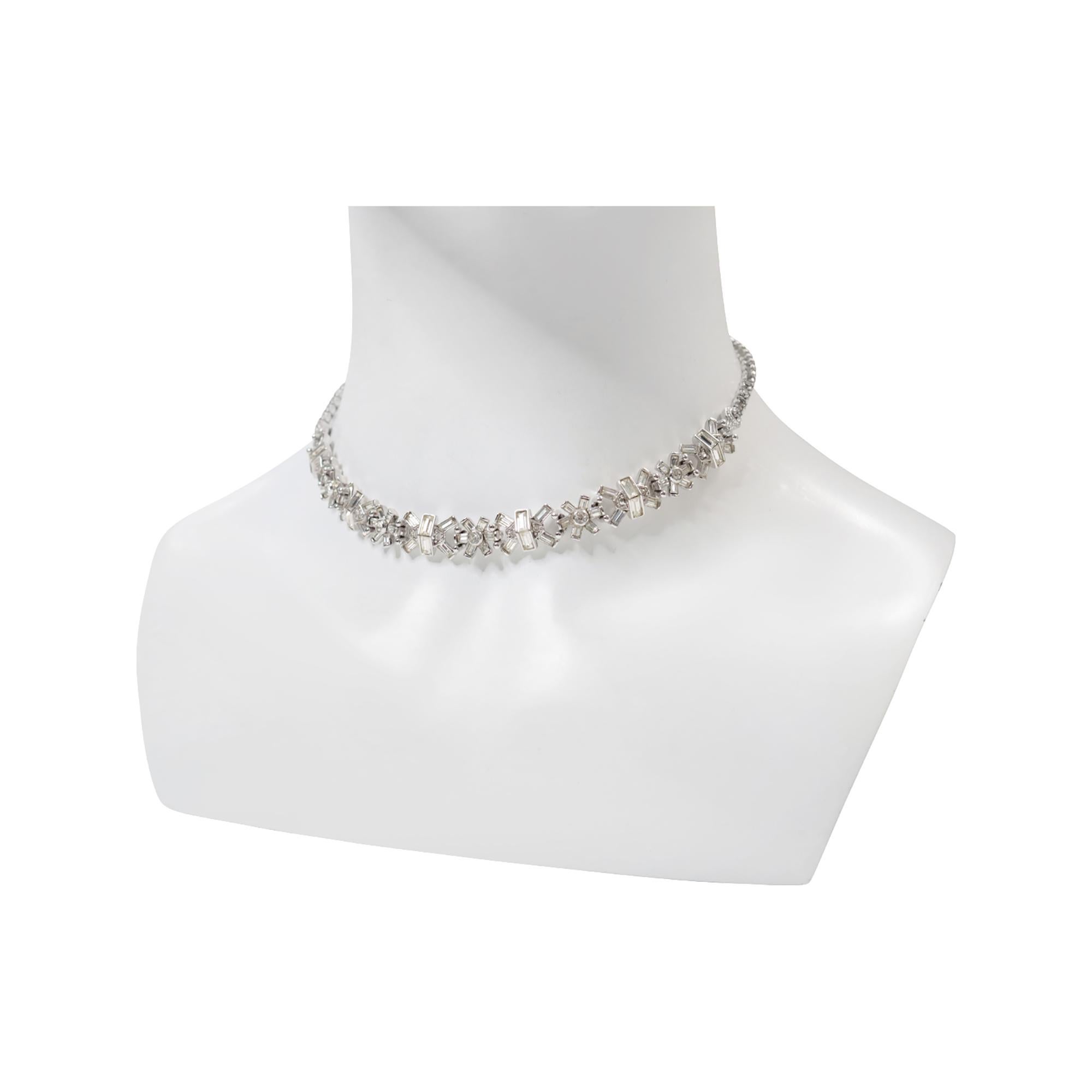 Collar Gargantilla Art Decó Vintage Pennino Flower Baguette and Link Circa 1960s en venta 1