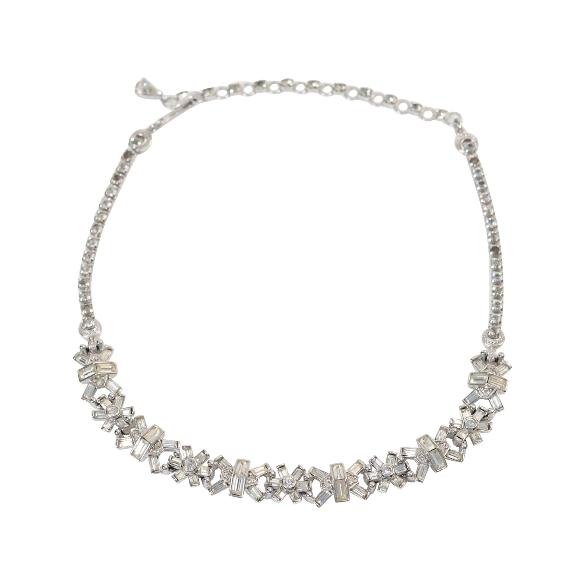 Collar Gargantilla Art Decó Vintage Pennino Flower Baguette and Link Circa 1960s en venta 2