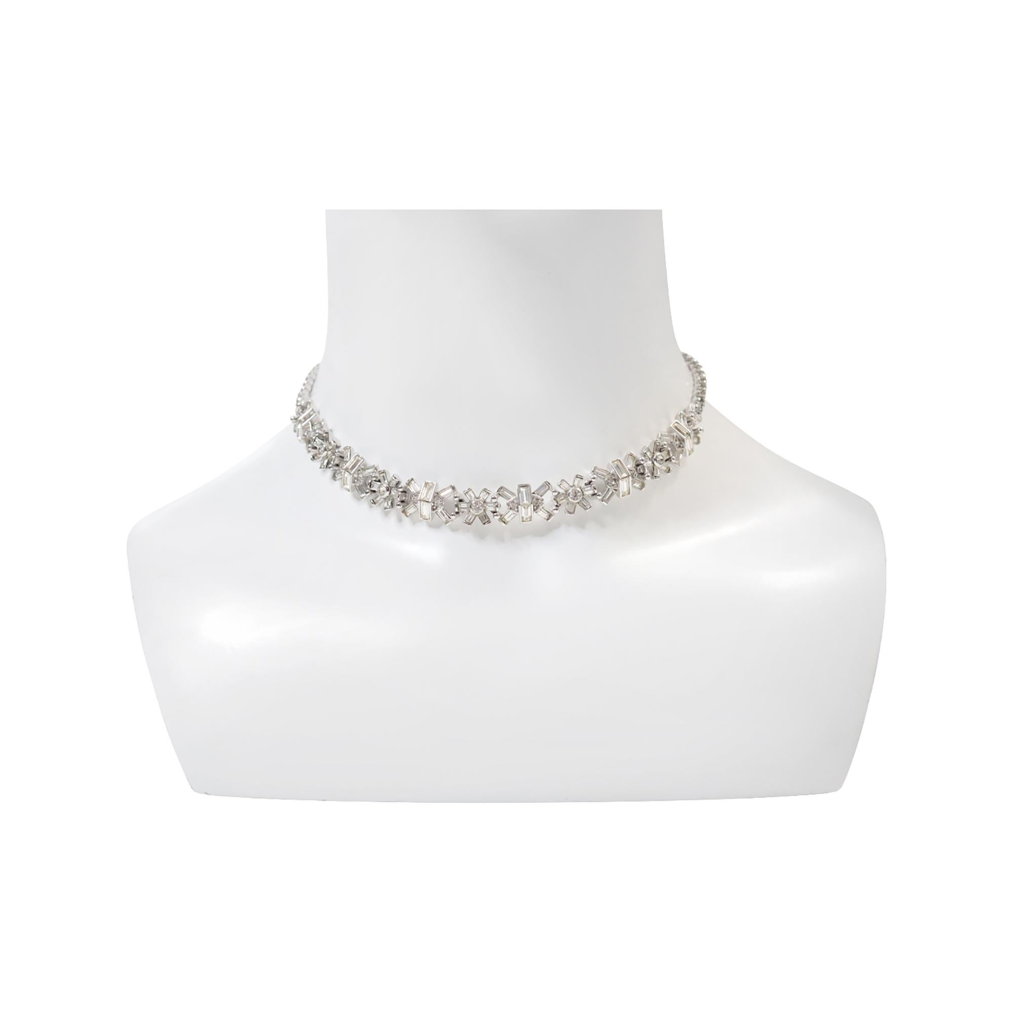 Collar Gargantilla Art Decó Vintage Pennino Flower Baguette and Link Circa 1960s Moderno en venta