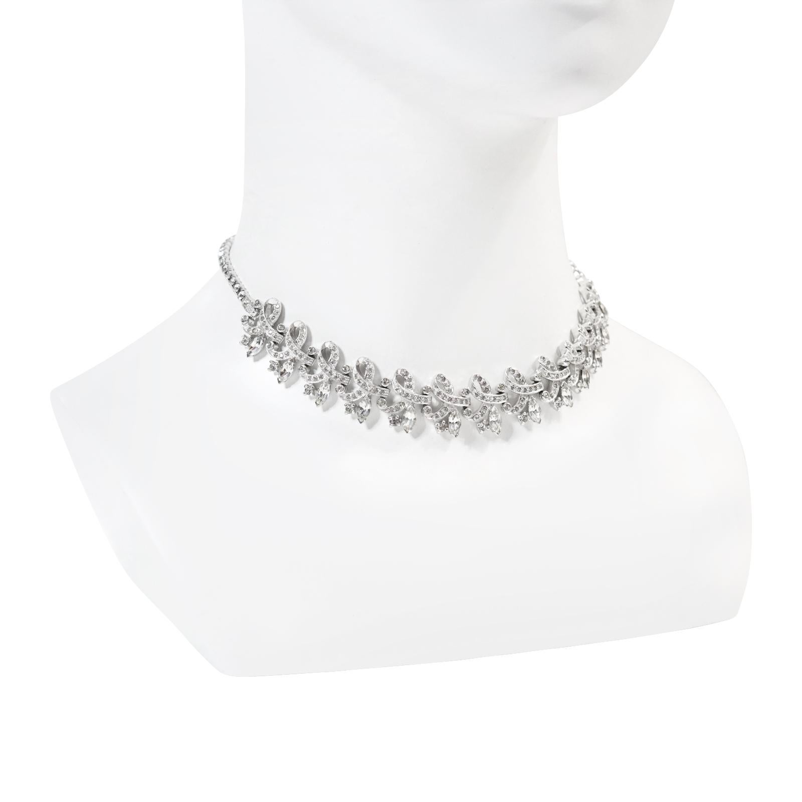 da uomo o donna Pennino d'epoca a pera e rotondo  Collana a girocollo Art Deco, circa anni '60 in vendita
