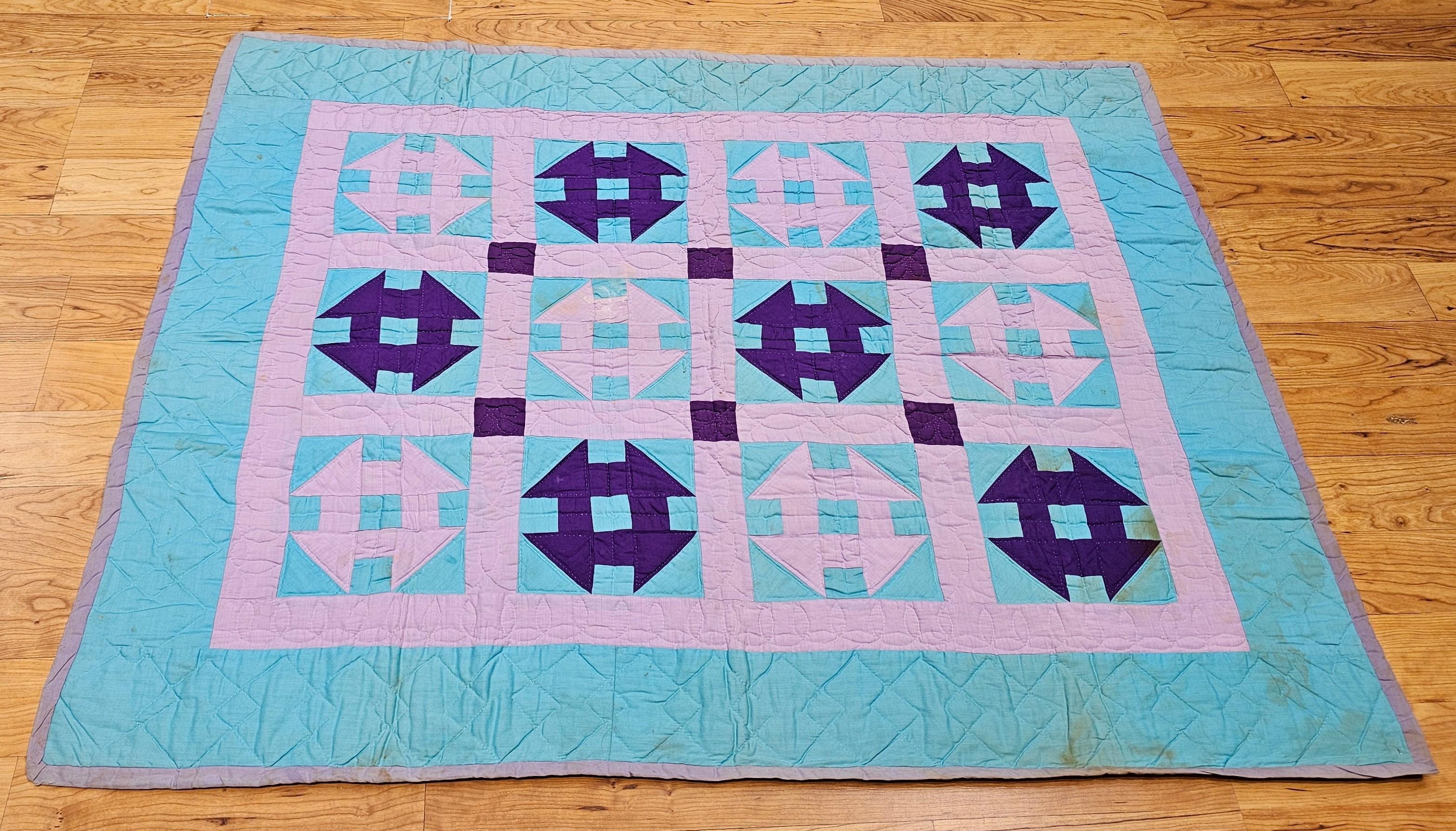 Vintage Pennsylvania Amish “Churn Dash” Hand-Stitched Cotton Quilt For Sale 4