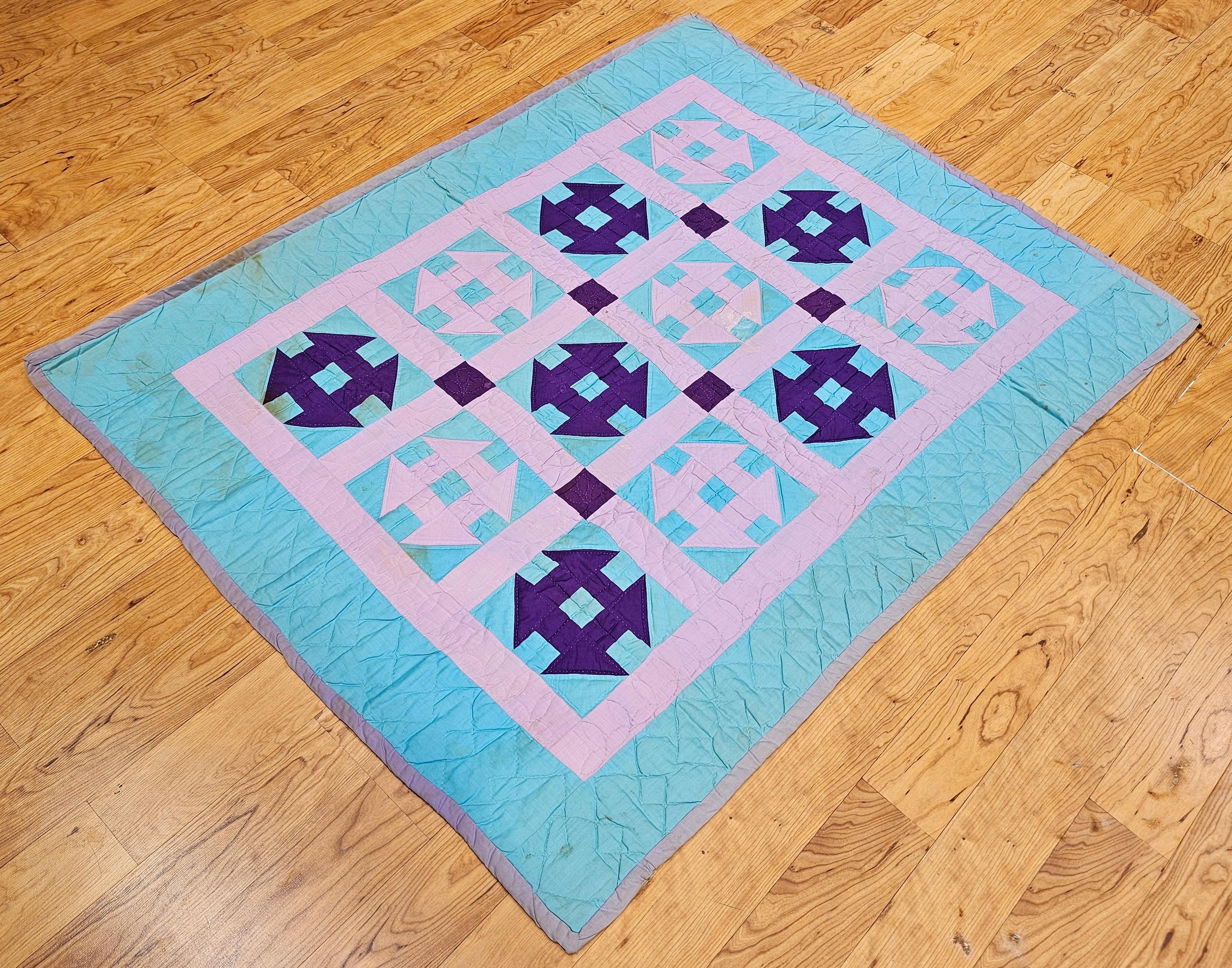Vintage Pennsylvania Amish “Churn Dash” Hand-Stitched Cotton Quilt In Good Condition For Sale In Barrington, IL