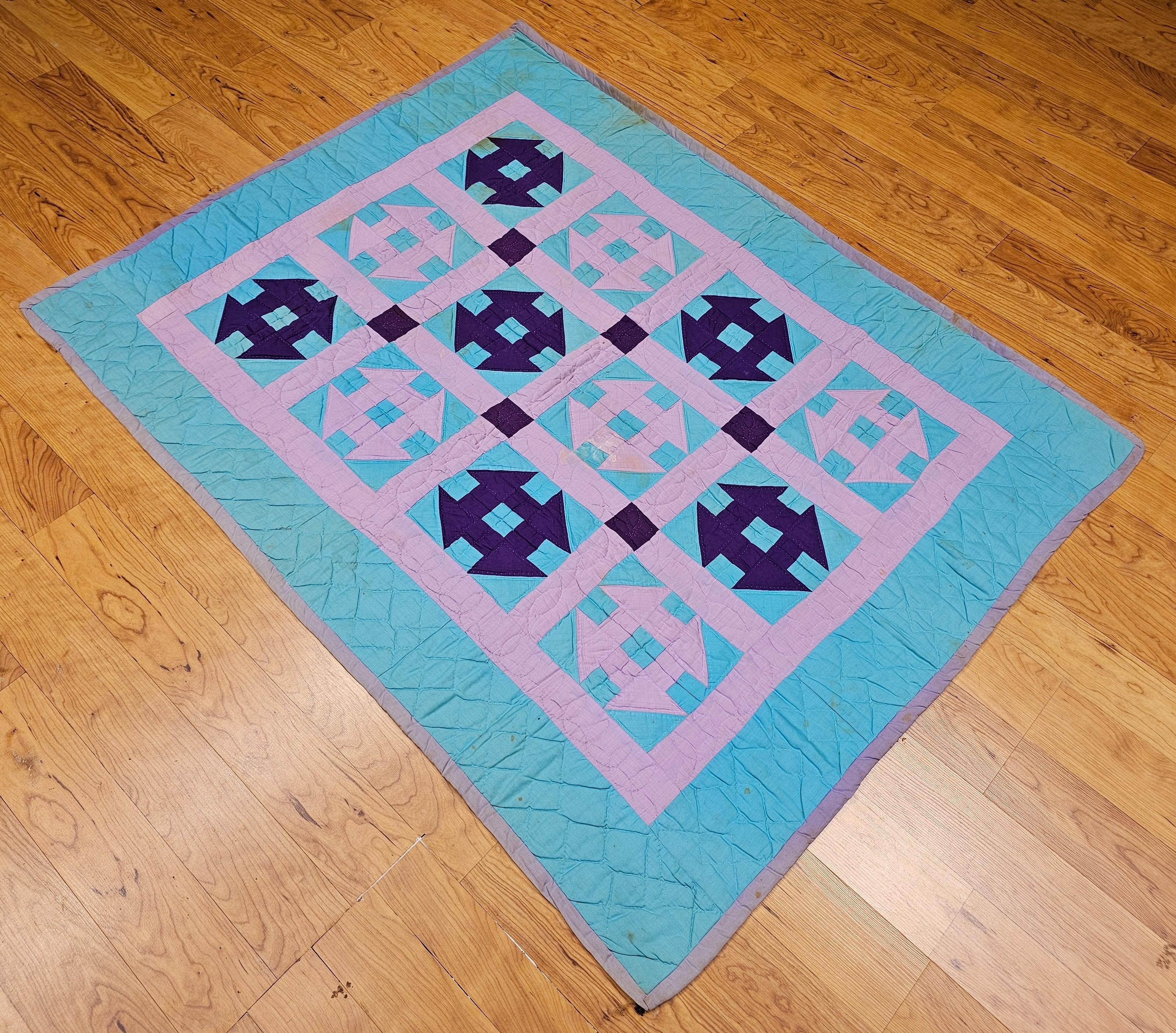 Vintage Pennsylvania Amish “Churn Dash” Hand-Stitched Cotton Quilt For Sale 1