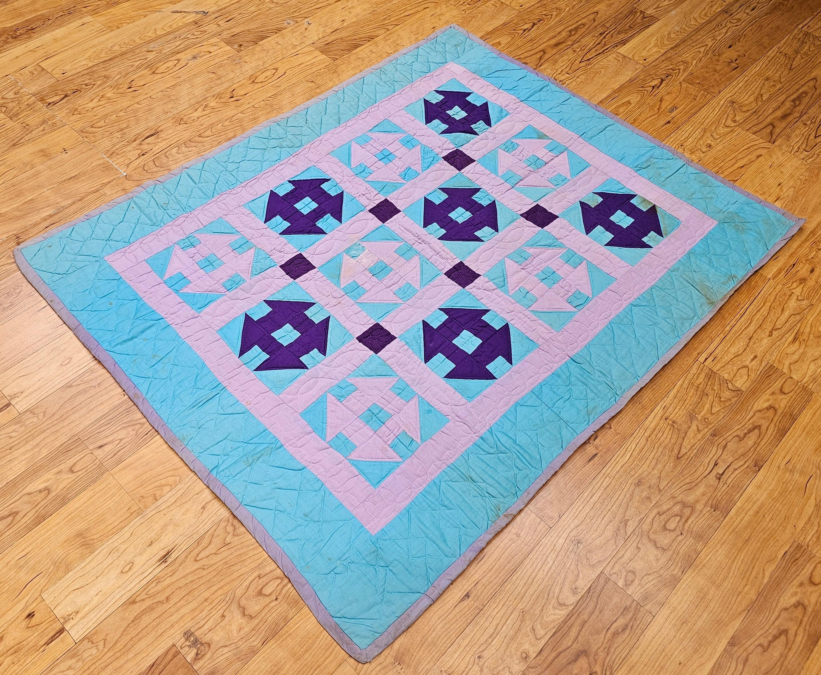 Vintage Pennsylvania Amish “Churn Dash” Hand-Stitched Cotton Quilt For Sale 3
