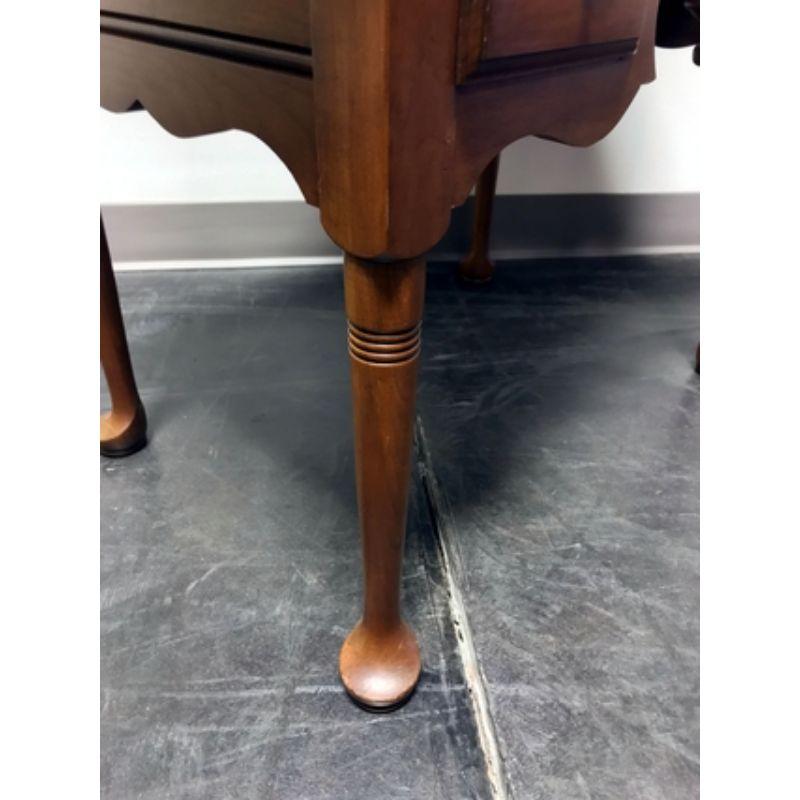 Petite commode basse/table basse en cerisier Queen Anne de PENNSYLVANIA HOUSE 6