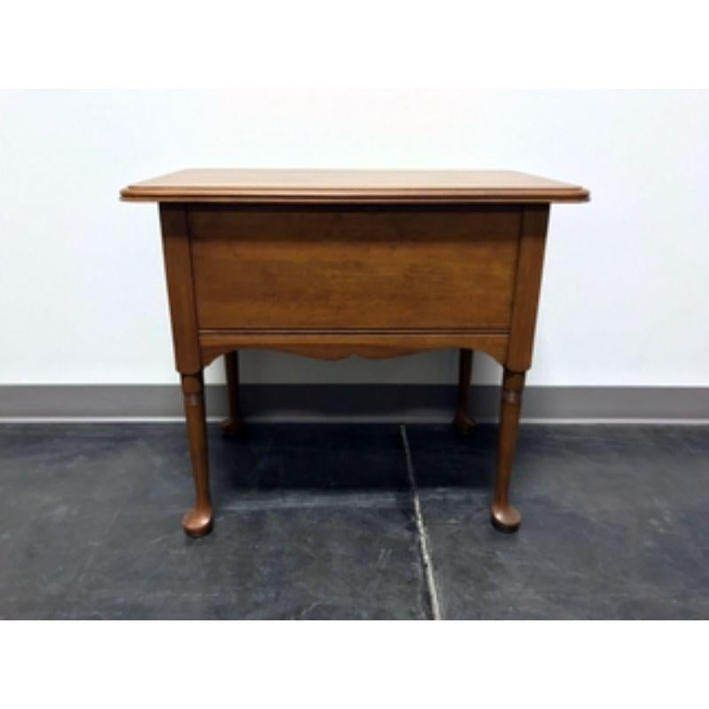 Laiton Petite commode basse/table basse en cerisier Queen Anne de PENNSYLVANIA HOUSE