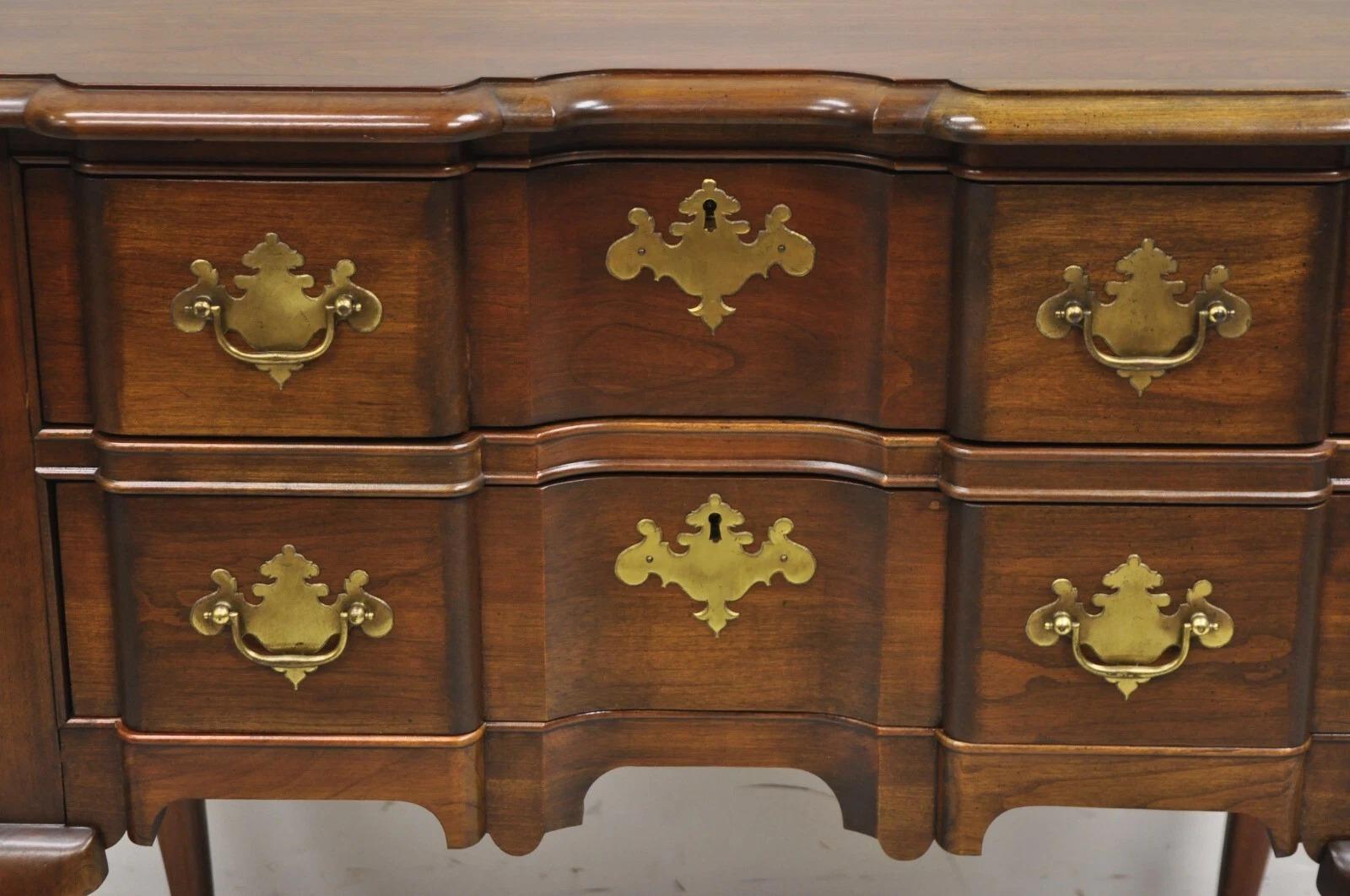 Vintage Pennsylvania House Queen Anne Cherry Wood Block Front 2 Lowboy Chest In Good Condition For Sale In Philadelphia, PA