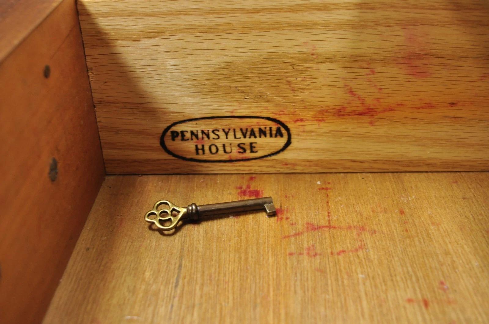 Vintage Pennsylvania House Queen Anne Cherry Wood Block Front 2 Lowboy Chest For Sale 2