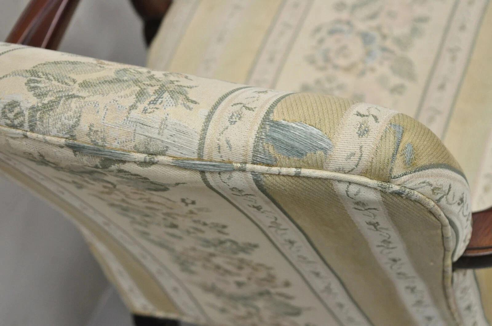 Sedia a braccio d'oca imbottita d'epoca di Pennsylvania House Queen Anne in mogano in vendita 1
