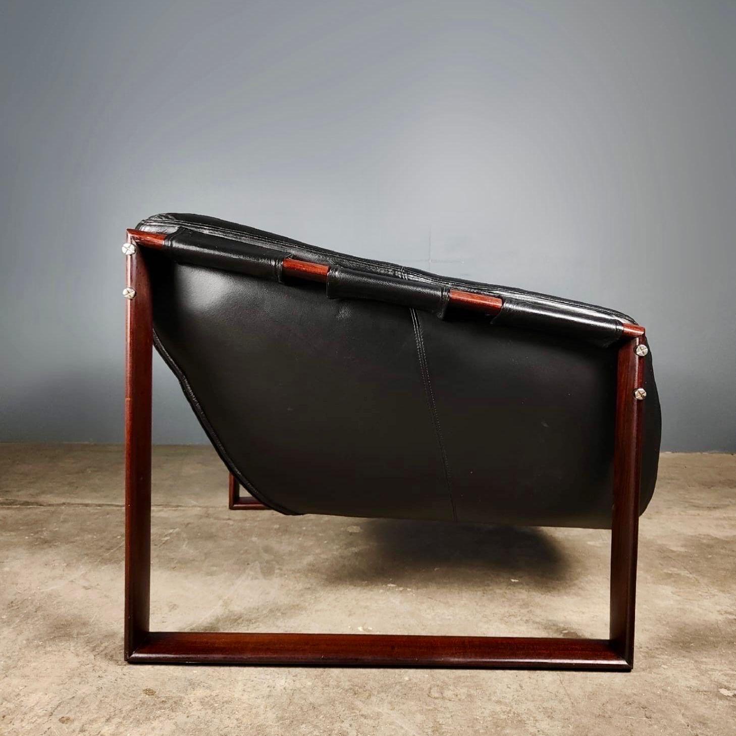 Vintage Percival Lafer MP-127 Brazilian Rosewood Lounge Chair Black Leather In Excellent Condition In Cambridge, GB