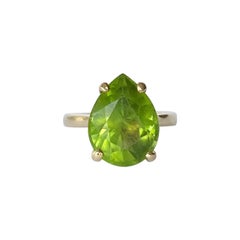 Vintage Peridot and 14 Carat Gold Cocktail Ring