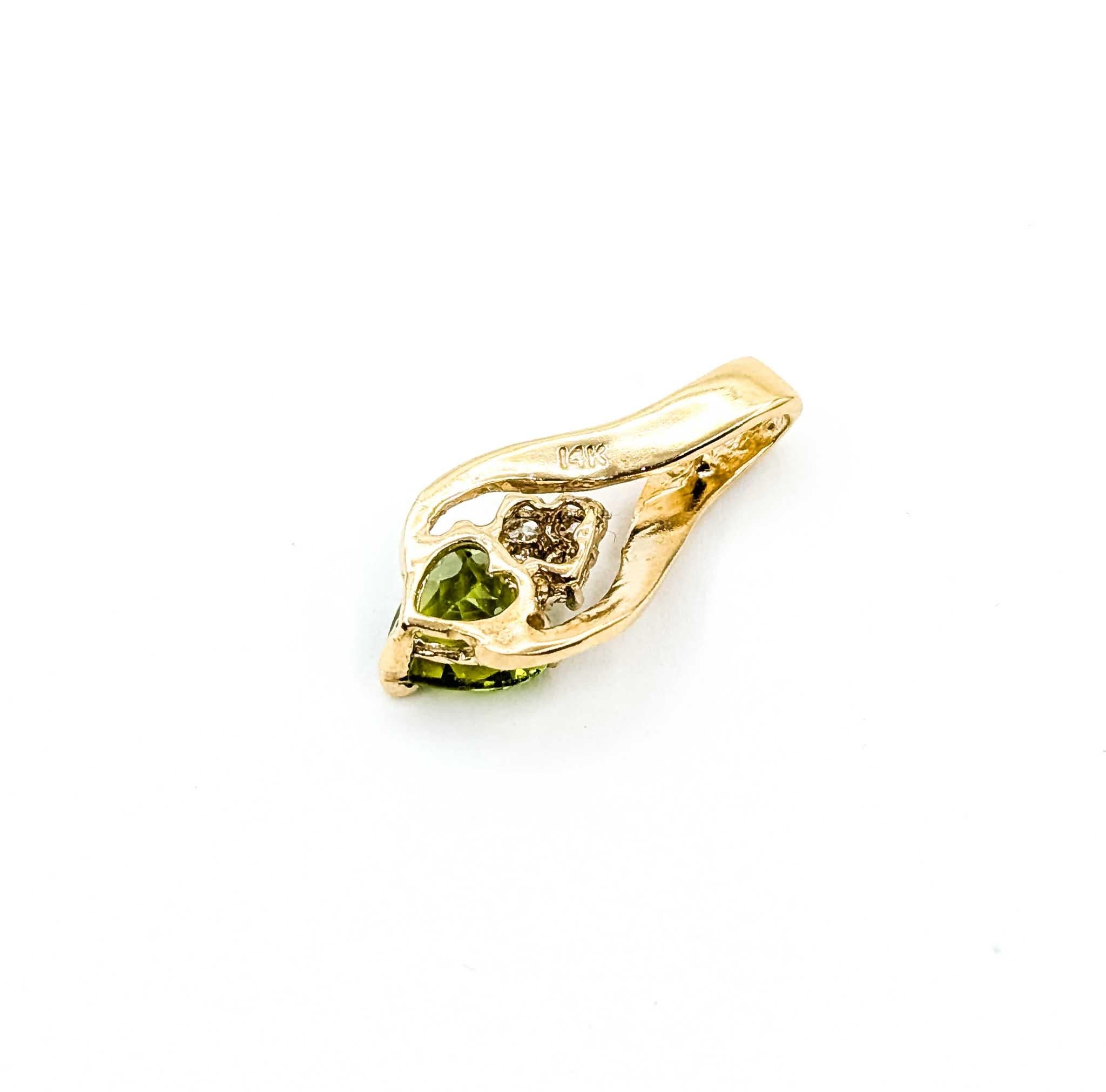De las mujeres Colgante vintage de oro amarillo de 14k con peridoto y diamantes en venta