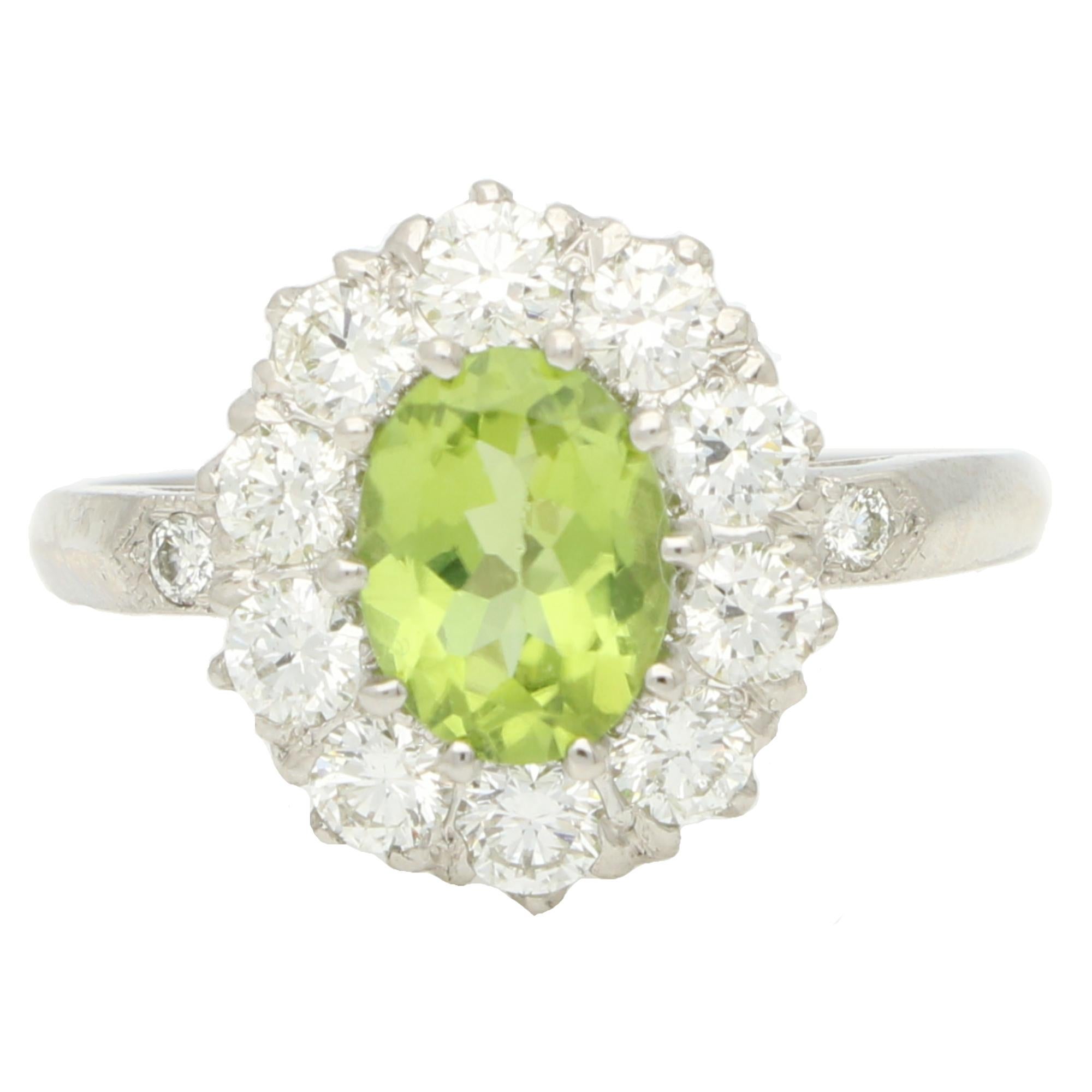 Vintage Peridot und Diamant Cluster Ring Set in Platin (Moderne) im Angebot
