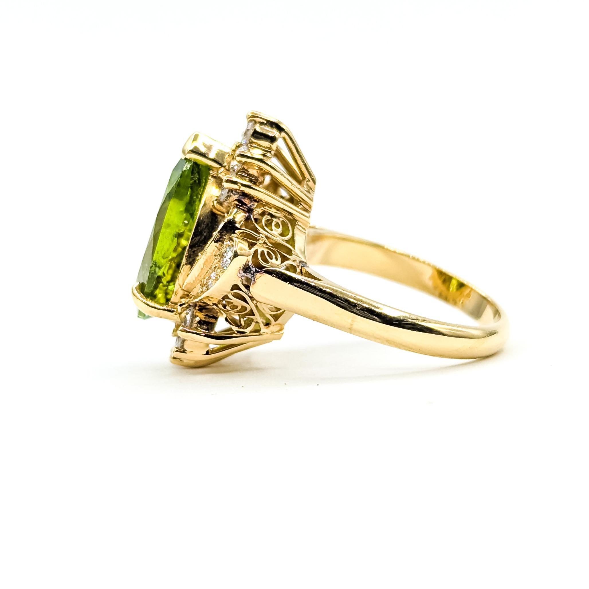 Anillo cóctel vintage de peridoto y diamantes en 18k en venta 3