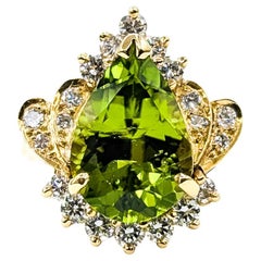 Vintage Peridot & Diamant Cocktail Ring in 18k Vintage Peridot & Diamant Cocktail Ring in 18k