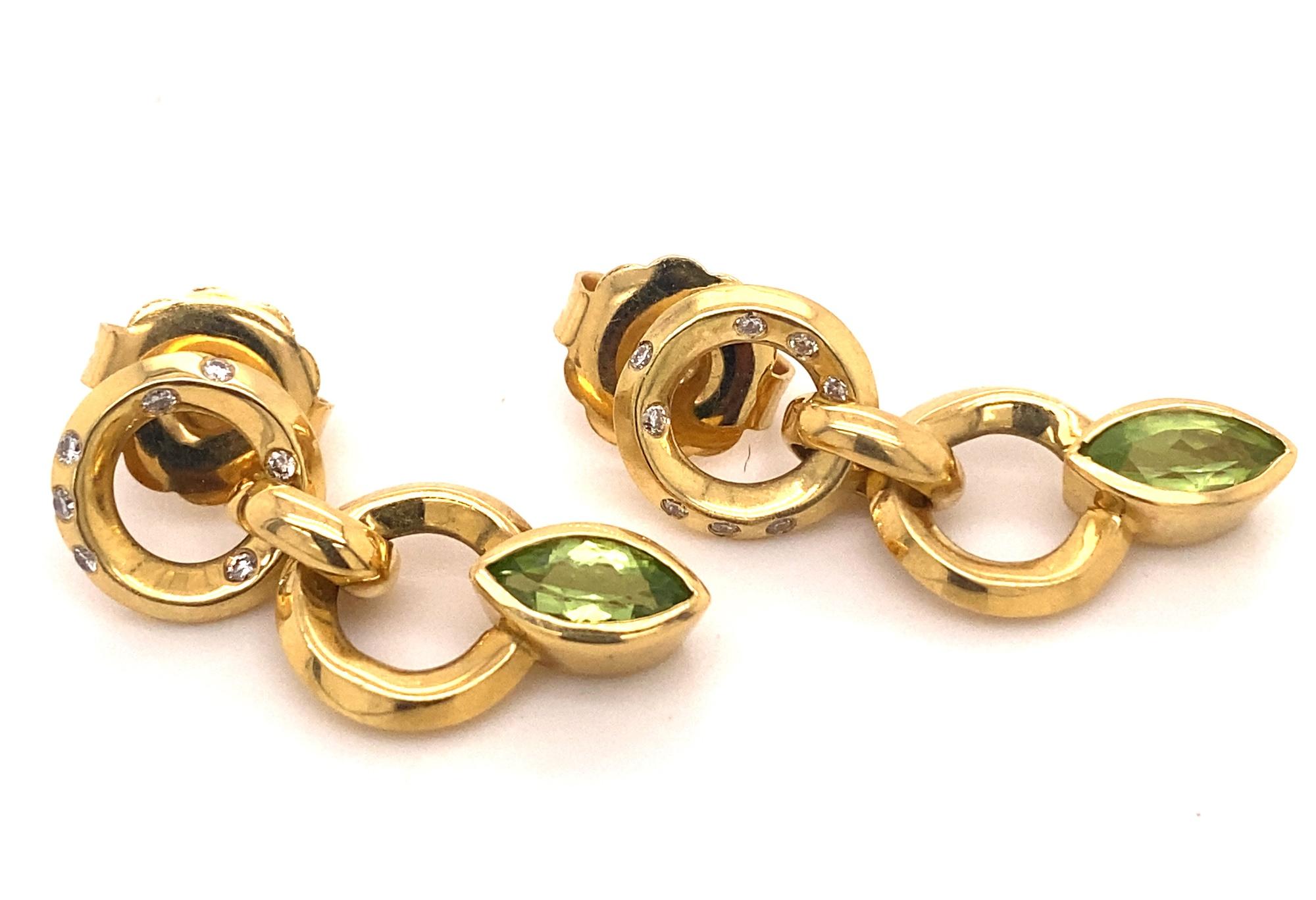 18 Karat Gold Ohrgehänge mit Peridot und Diamanten im Schleifendesign im Zustand „Gut“ im Angebot in Woodland Hills, CA