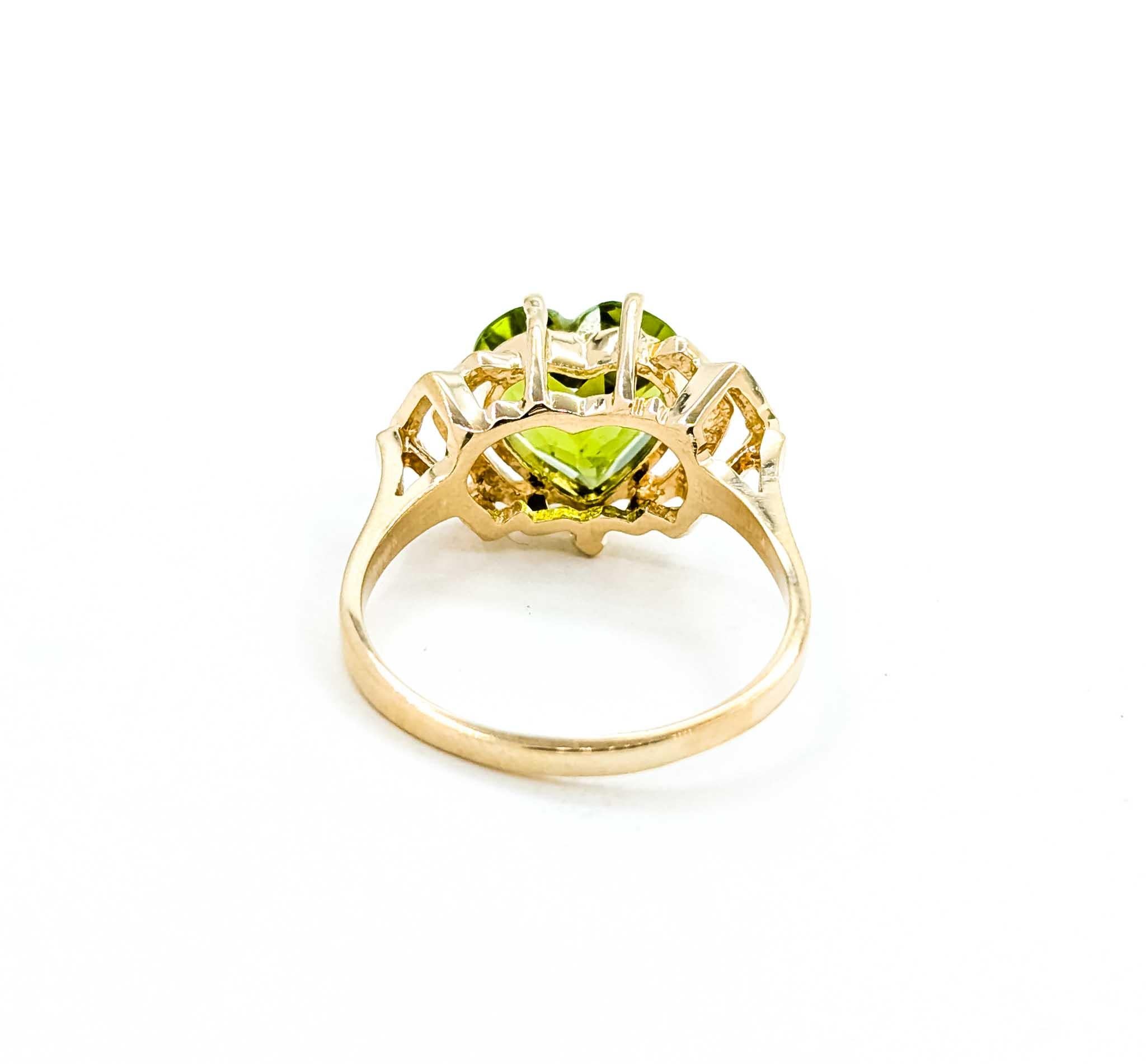 Anillo Elegancia Peridoto Vintage en Oro Amarillo de 14k en venta 2
