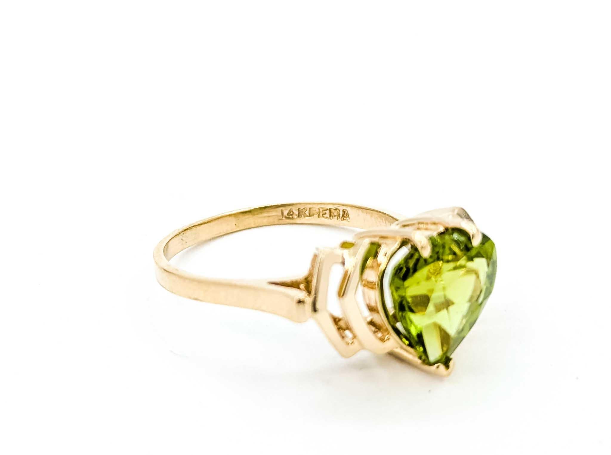 Anillo Elegancia Peridoto Vintage en Oro Amarillo de 14k en venta 3