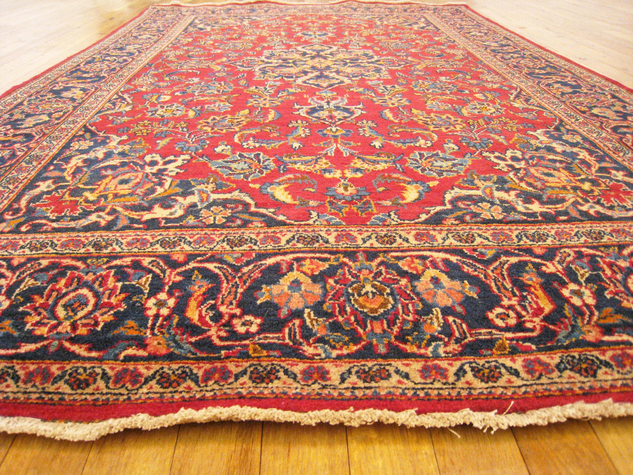 Wool Vintage Perisan Decorative Oriental Kashan in Small Size For Sale
