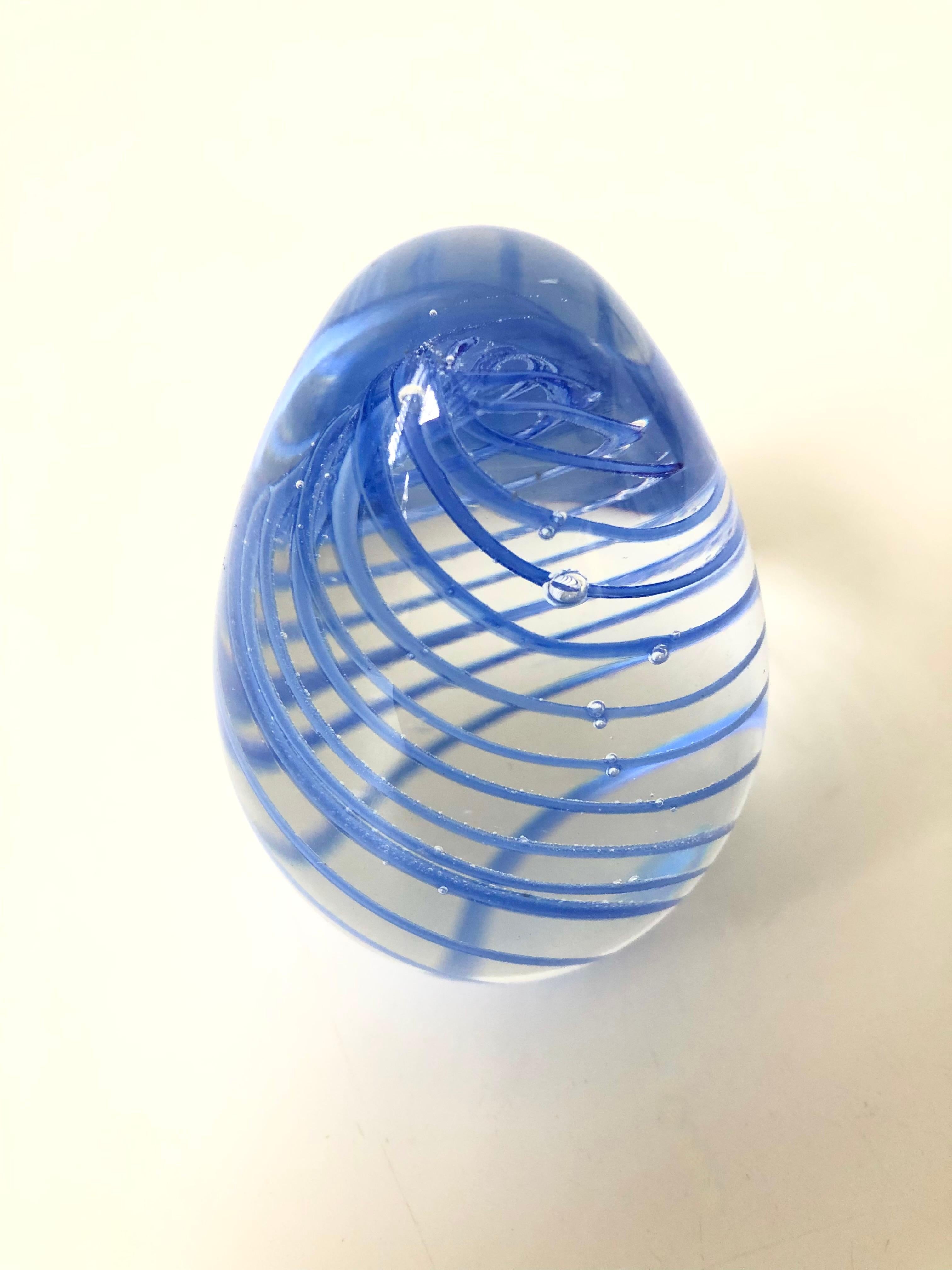 Post-Modern Vintage Periwinkle Swirl Art Glass Egg Paperweight