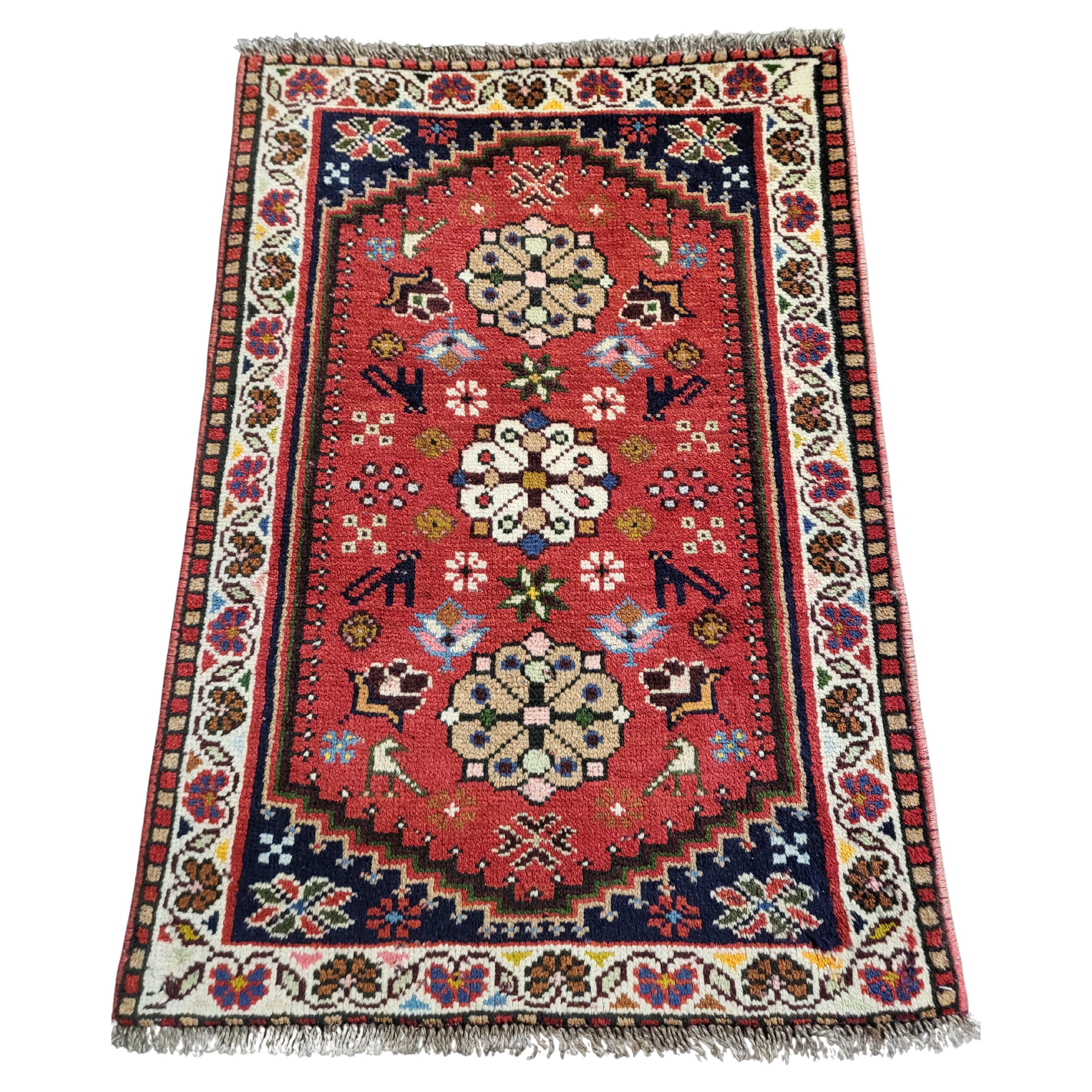 Vintage Persisch Abadeh Stil, Shiraz Teppich im Angebot