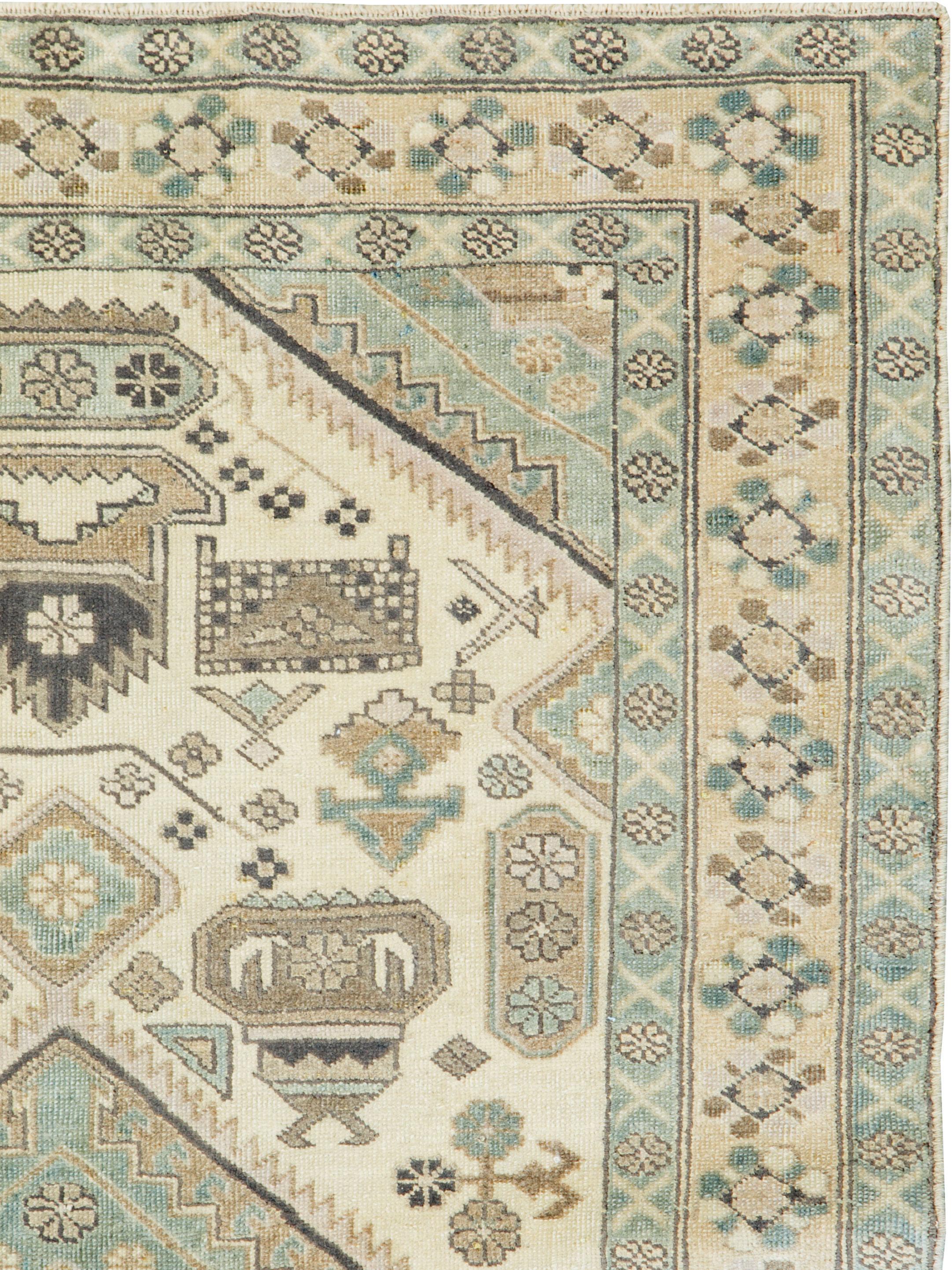 Vintage Persisch Ardebil Teppich (Volkskunst) im Angebot