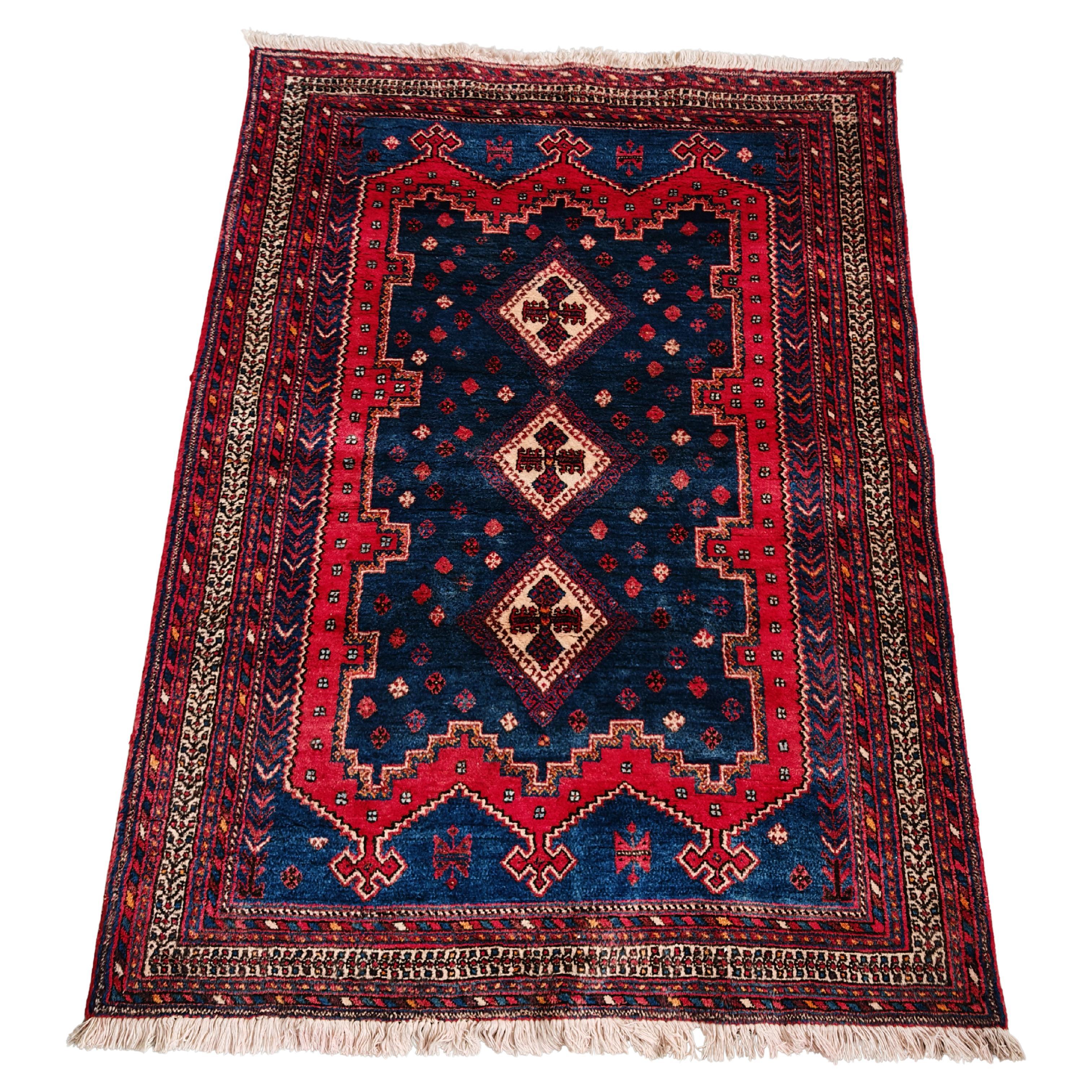 Vintage Persian Ashfar rug, hand-knotted in natural dyed wool, West Asia 1940s