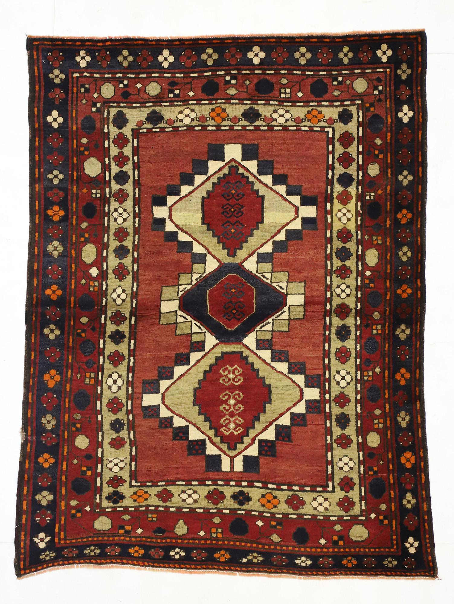 Persischer Aserbaidschan-Teppich aus den 1940er Jahren mit Tribal-Stil im Angebot 2