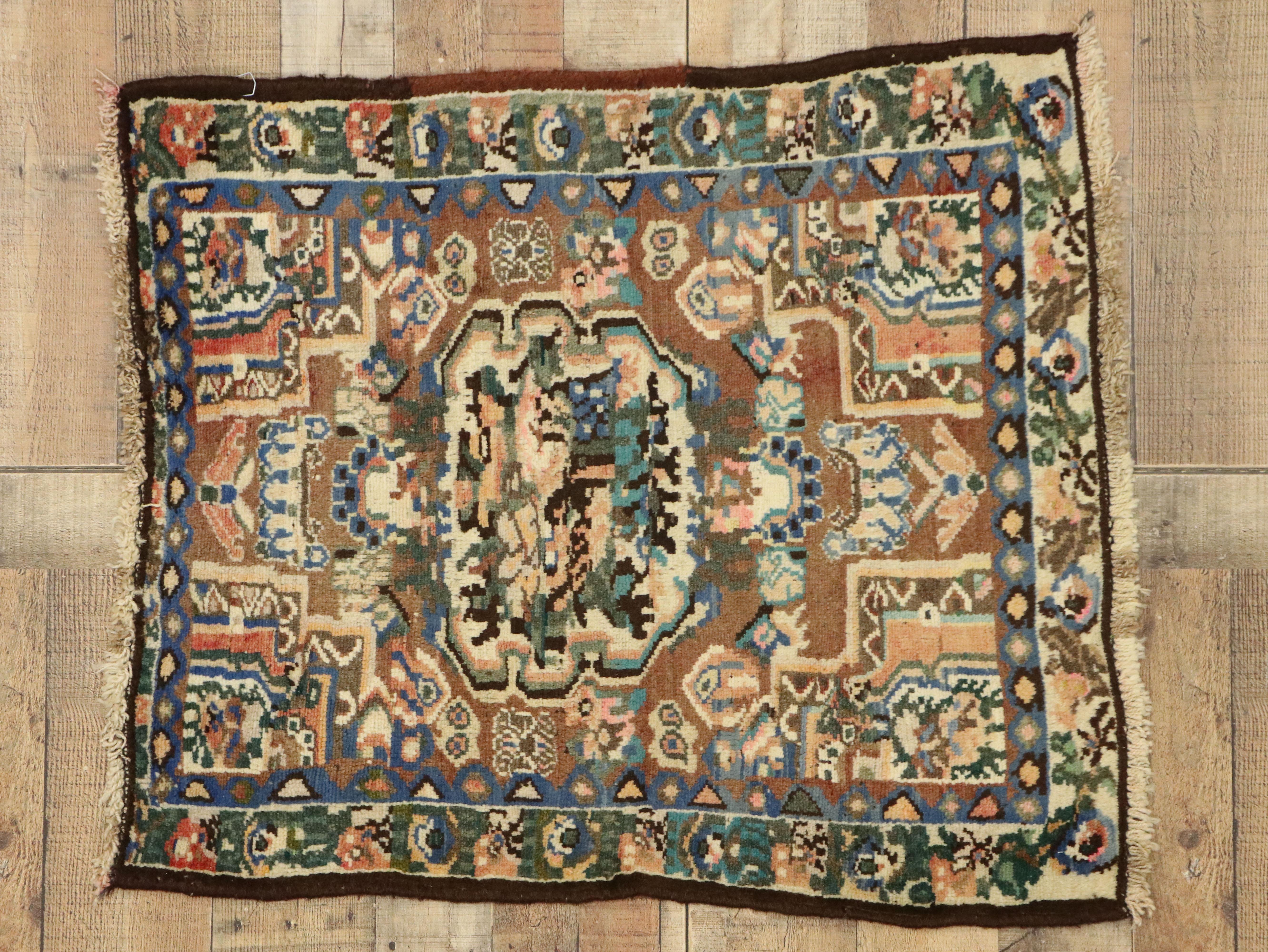 Vintage Persian Bakhtiari Accent Rug, Kitchen, Bath Mat, Foyer or Entryway Rug In Good Condition In Dallas, TX