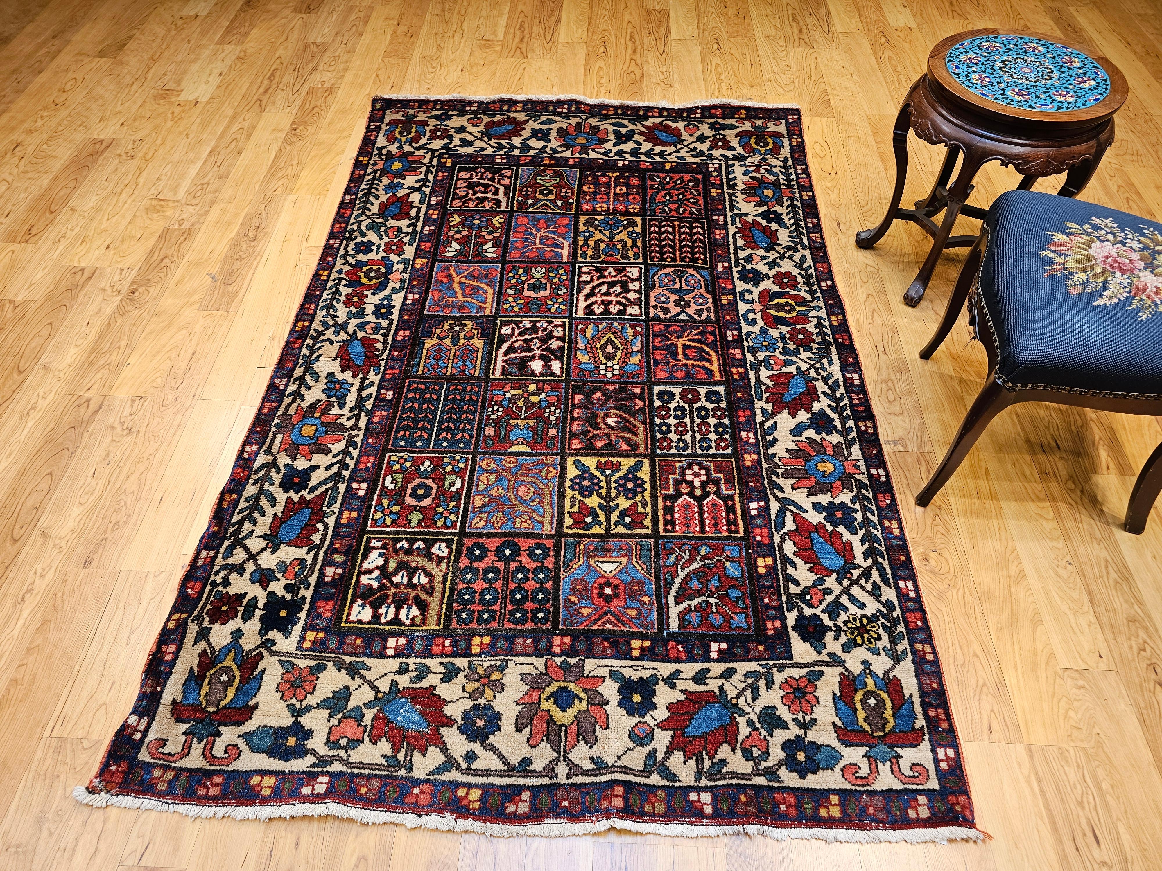 Persischer Bakhtiari-Teppich im Vintage-Stil mit Gartentafel-Design im Angebot 11