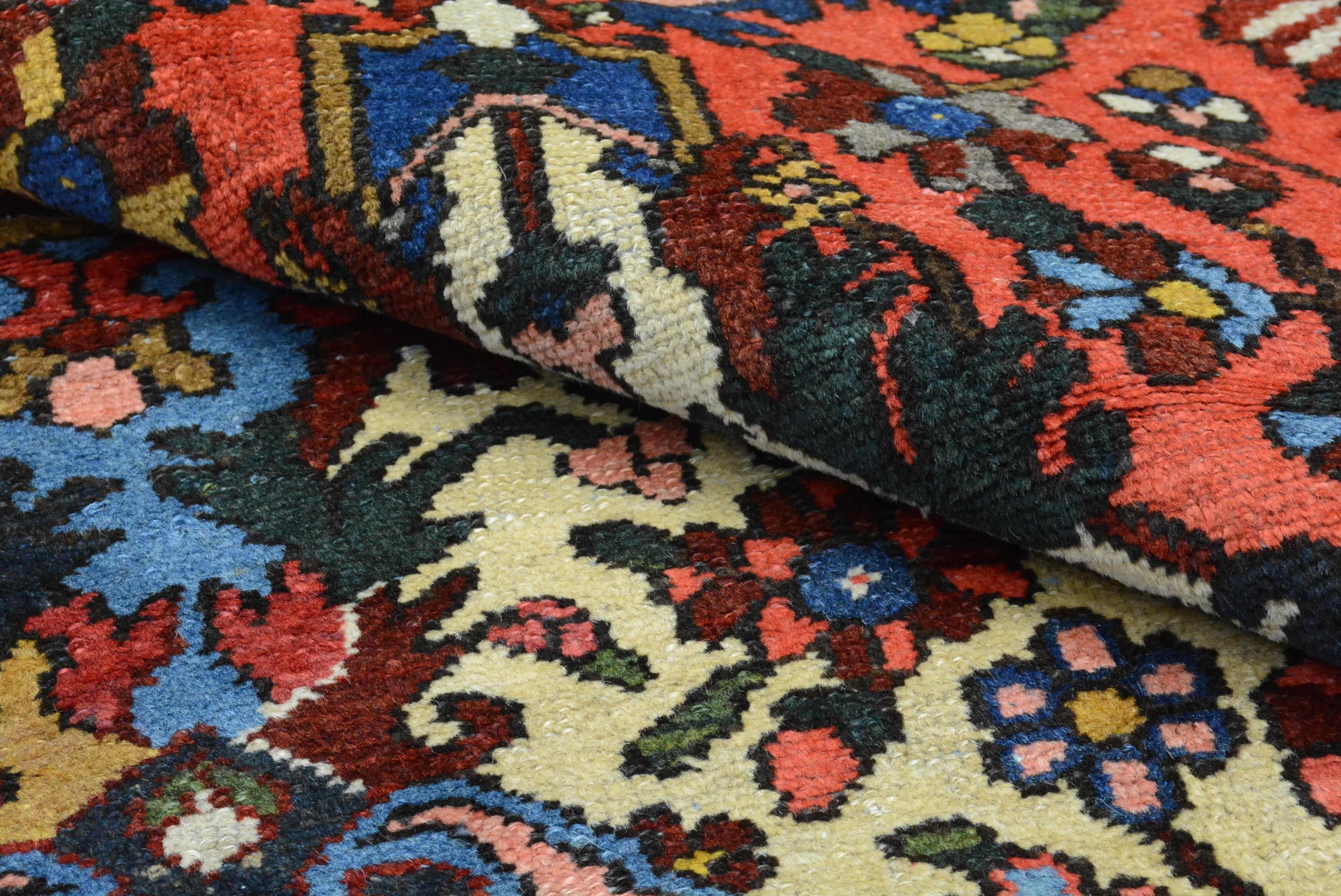 Persischer Bakhtiari-Teppich im Vintage-Stil im Angebot 6