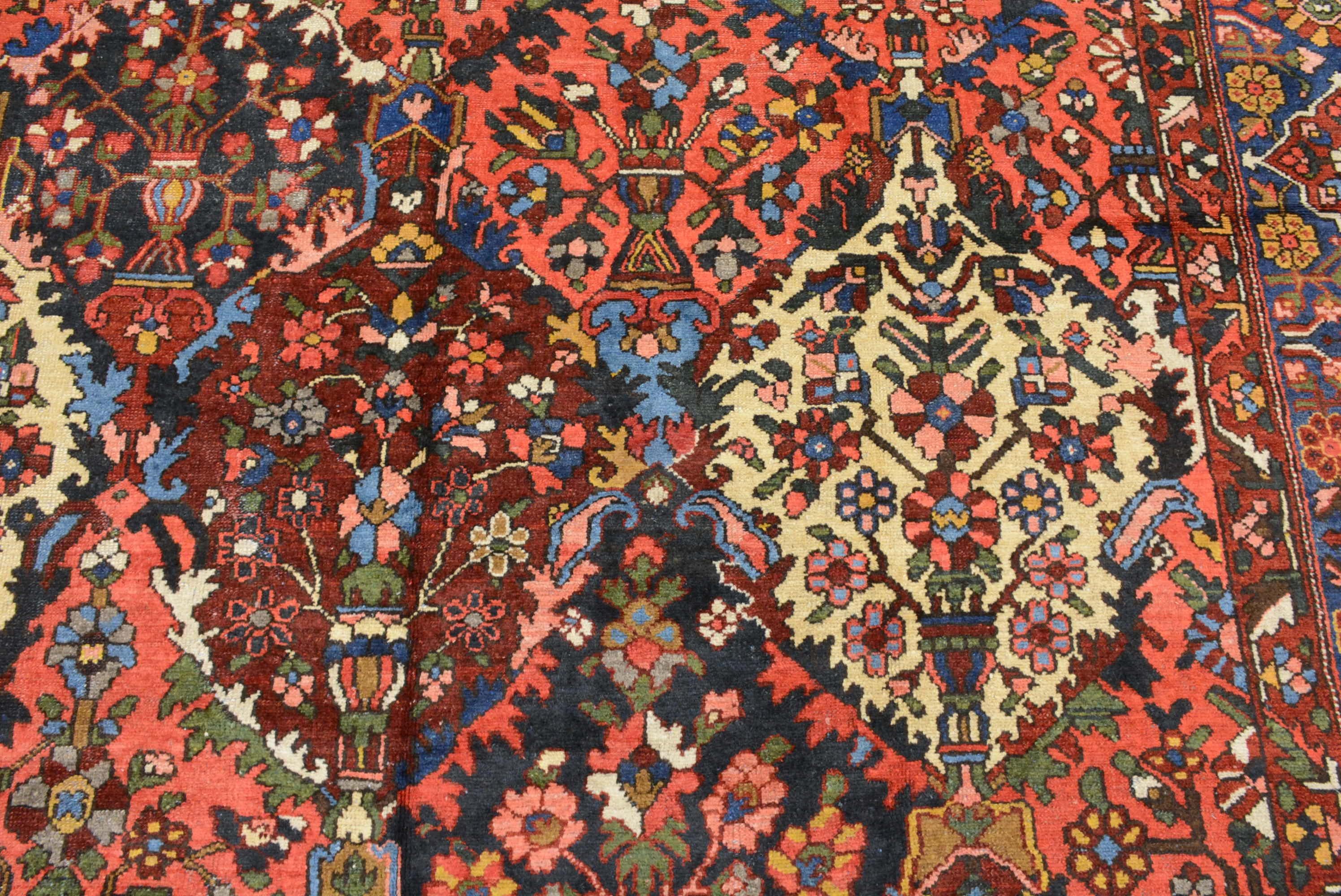 Persischer Bakhtiari-Teppich im Vintage-Stil (Gewebt) im Angebot