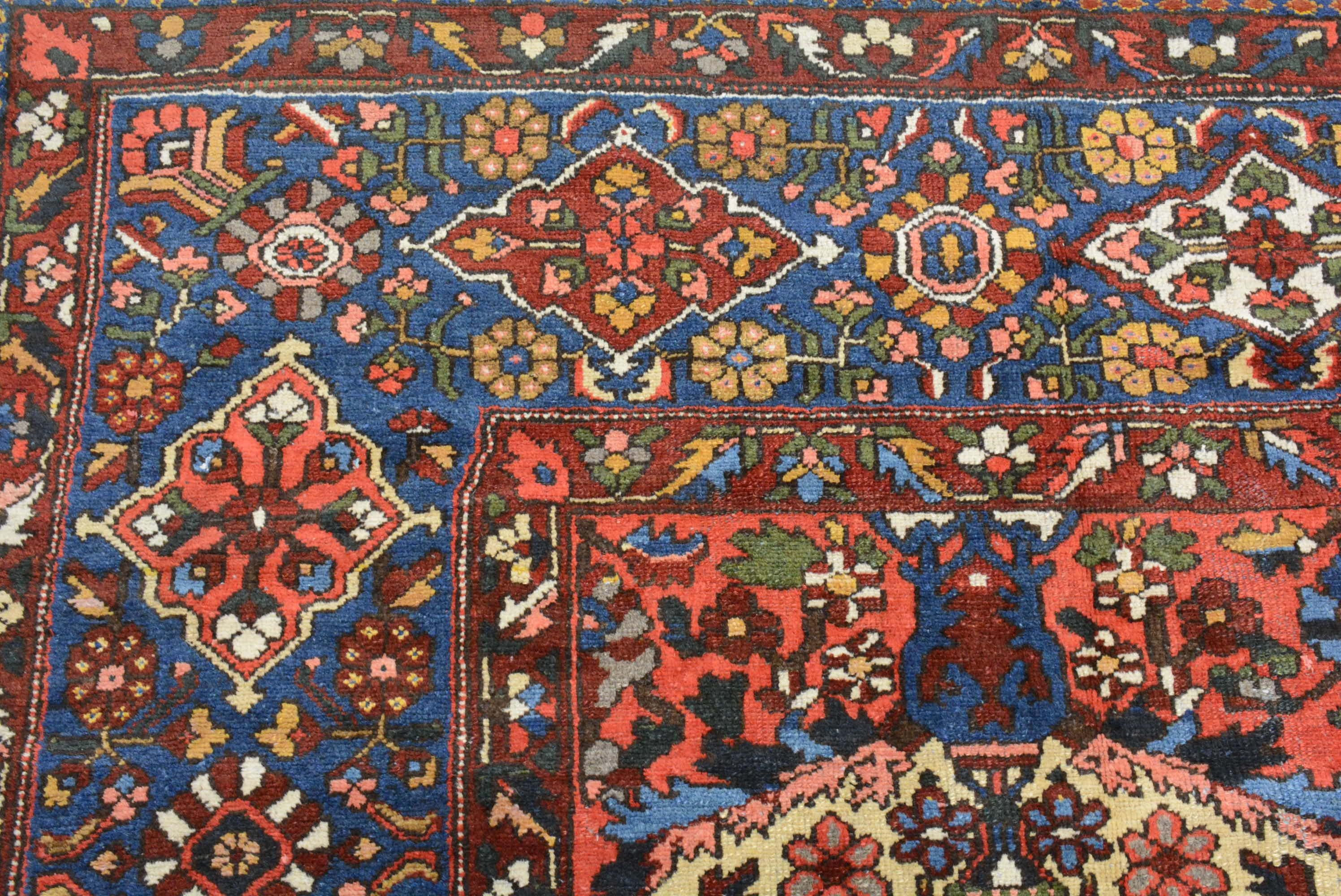 Persischer Bakhtiari-Teppich im Vintage-Stil (Wolle) im Angebot