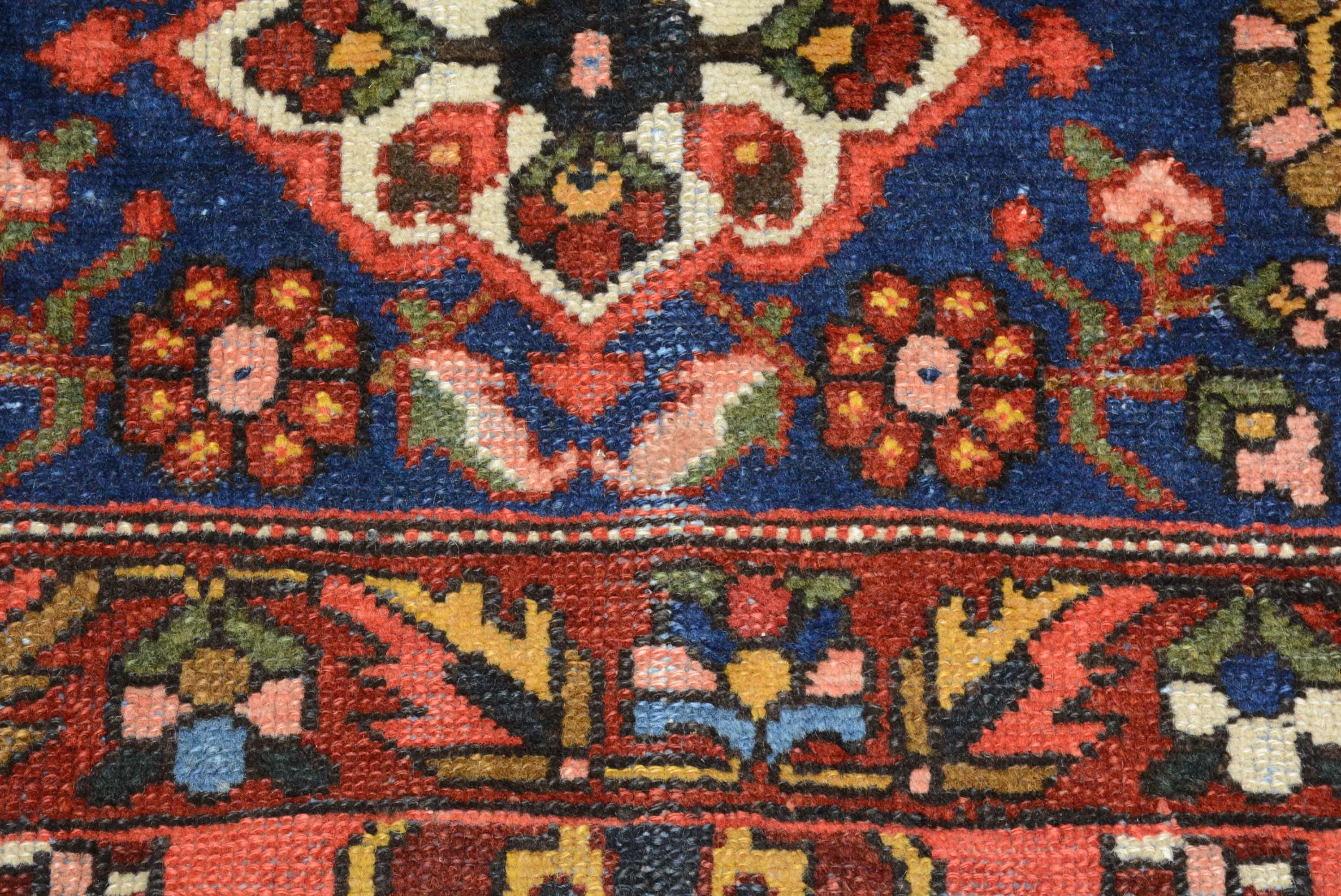 Persischer Bakhtiari-Teppich im Vintage-Stil im Angebot 2