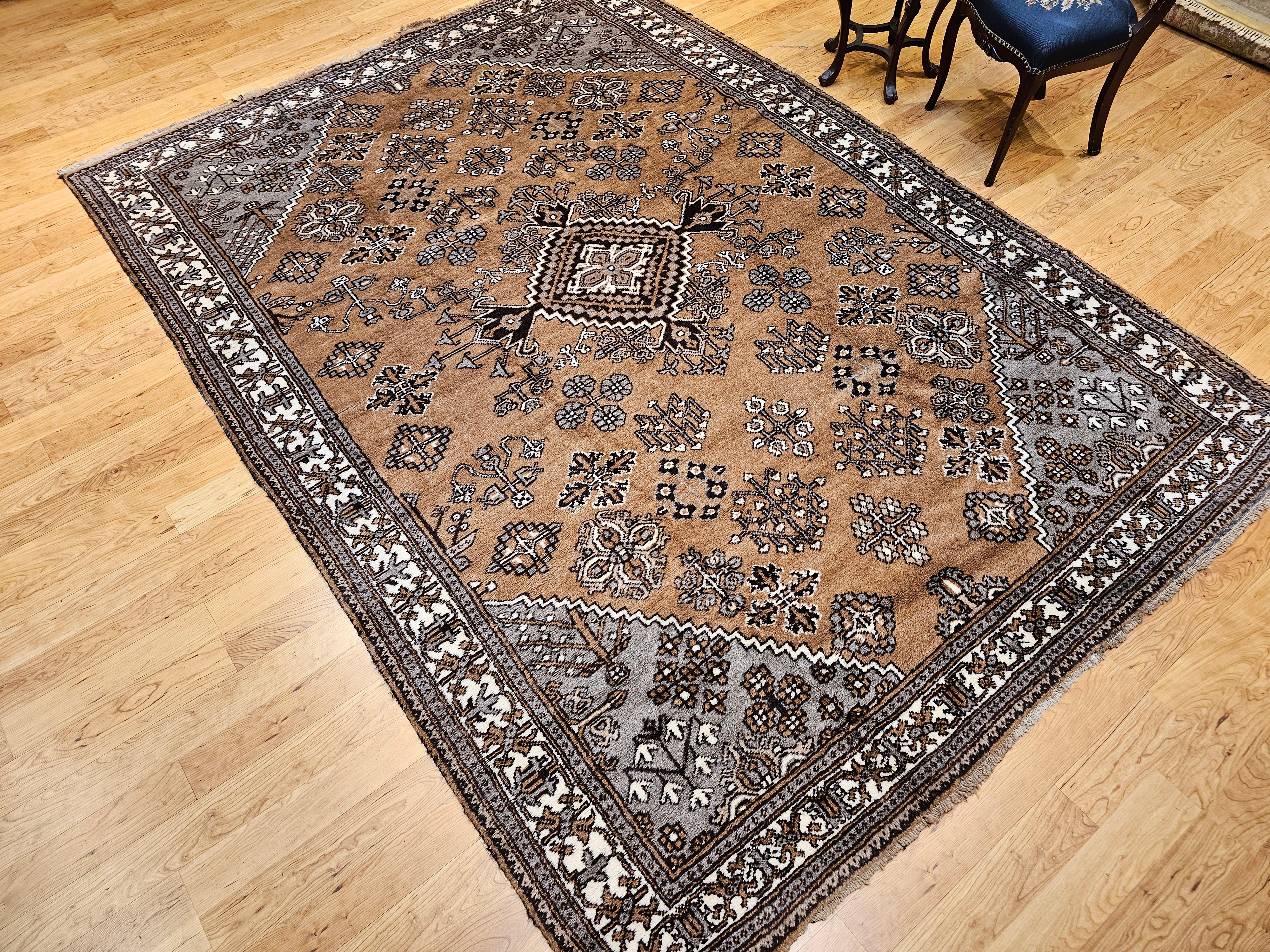 Tapis persan Bakhtiari vintage à motif entièrement recouvert de cheveux de camel en vente 6