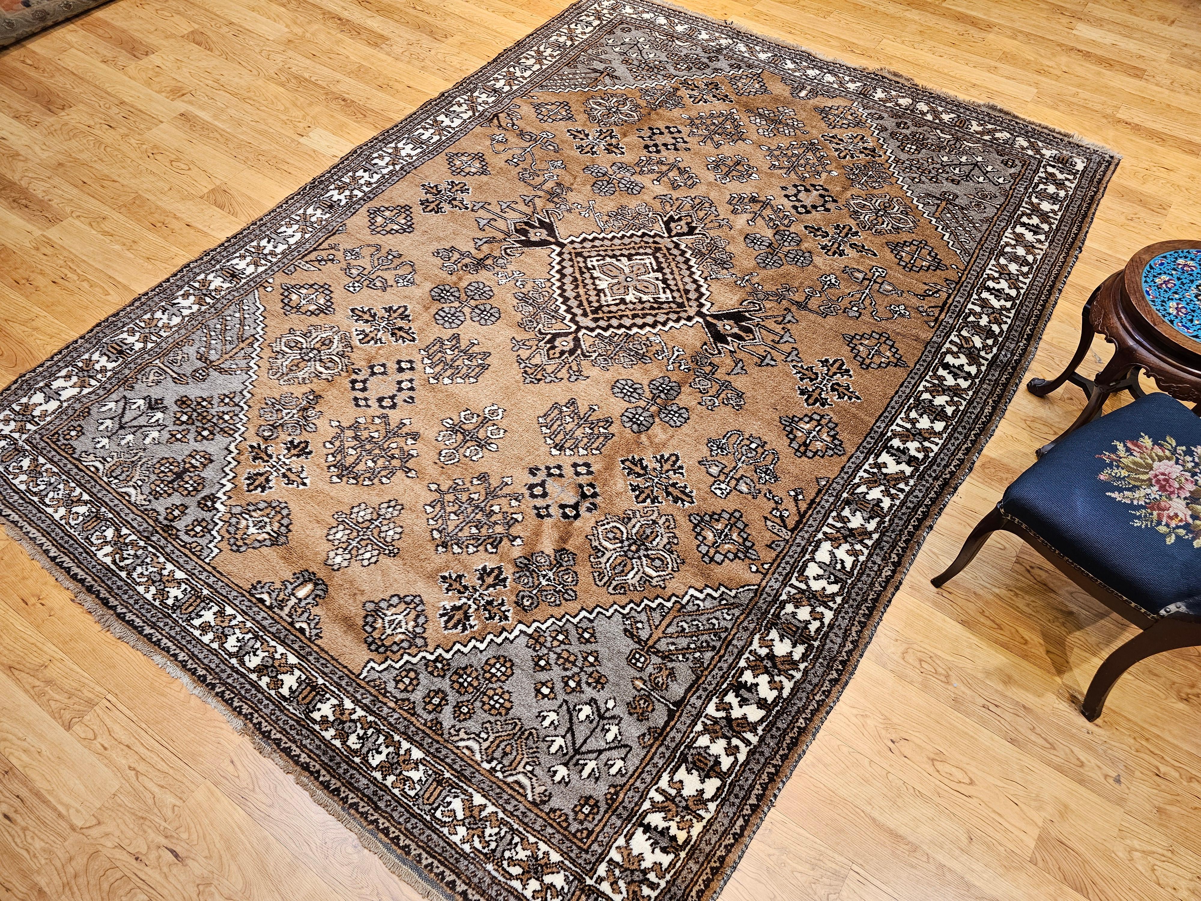 Tapis persan Bakhtiari vintage à motif entièrement recouvert de cheveux de camel en vente 8