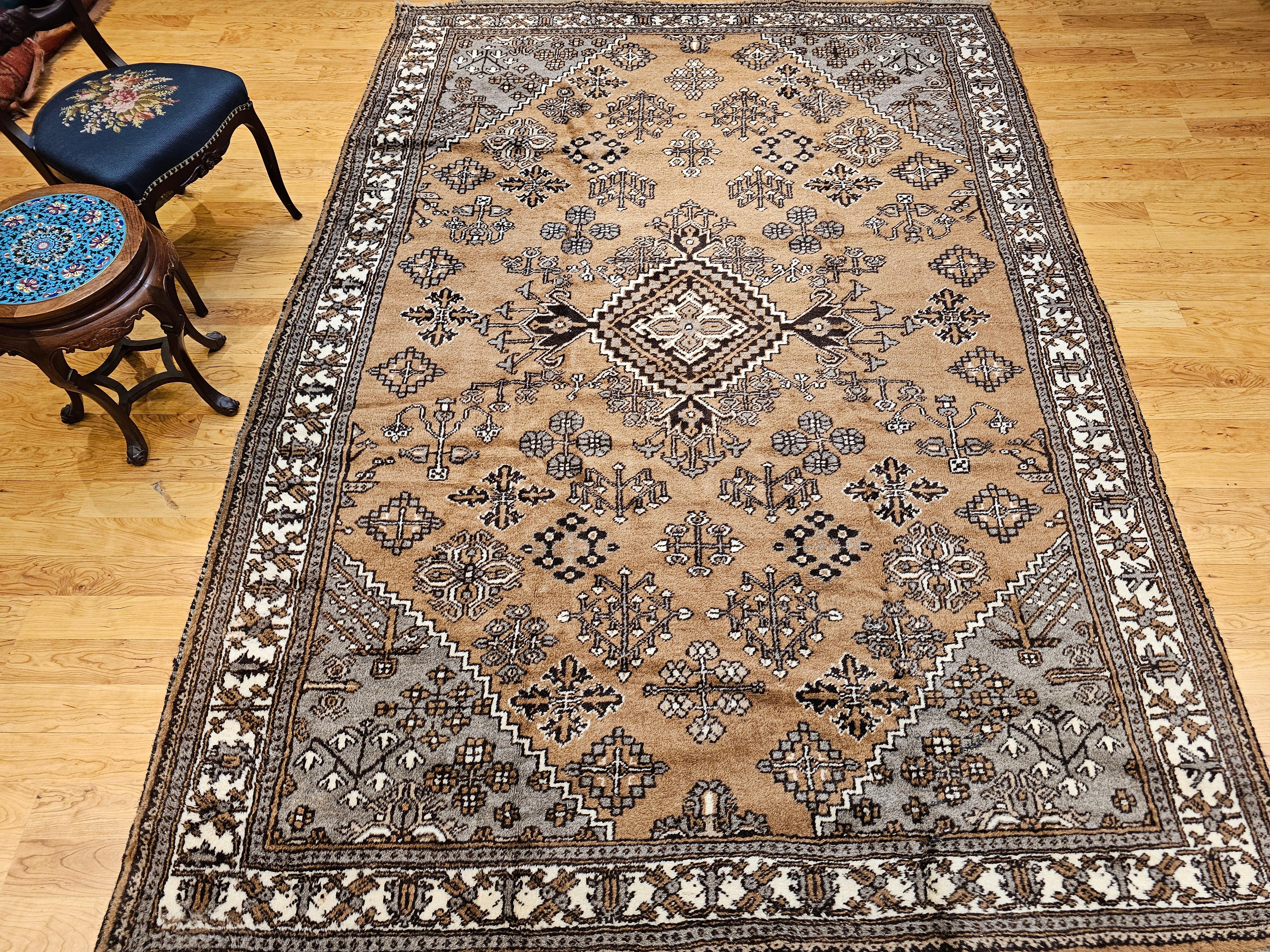 Tapis persan Bakhtiari vintage à motif entièrement recouvert de cheveux de camel en vente 11