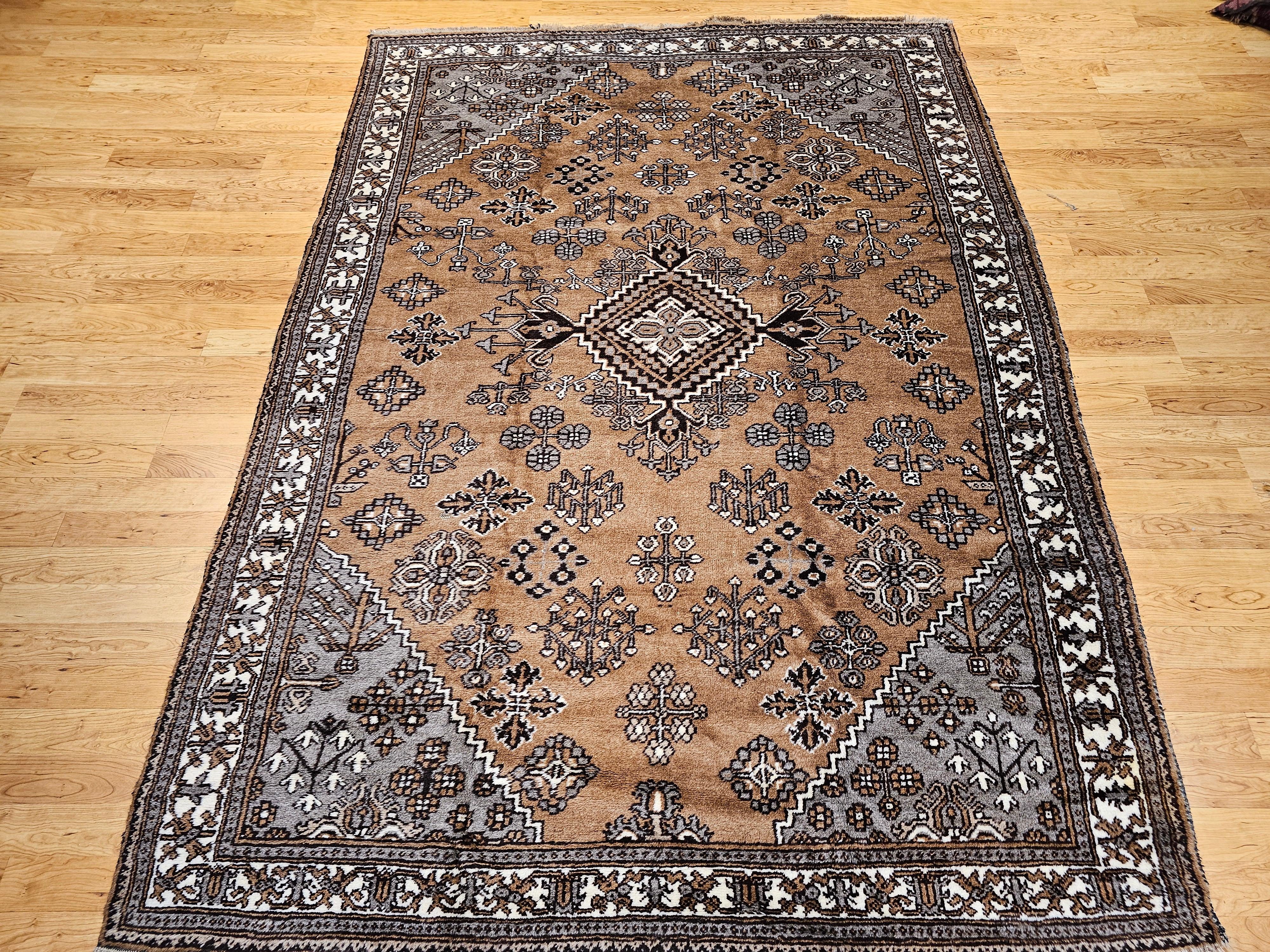 Tapis persan Bakhtiari vintage à motif entièrement recouvert de cheveux de camel en vente 13